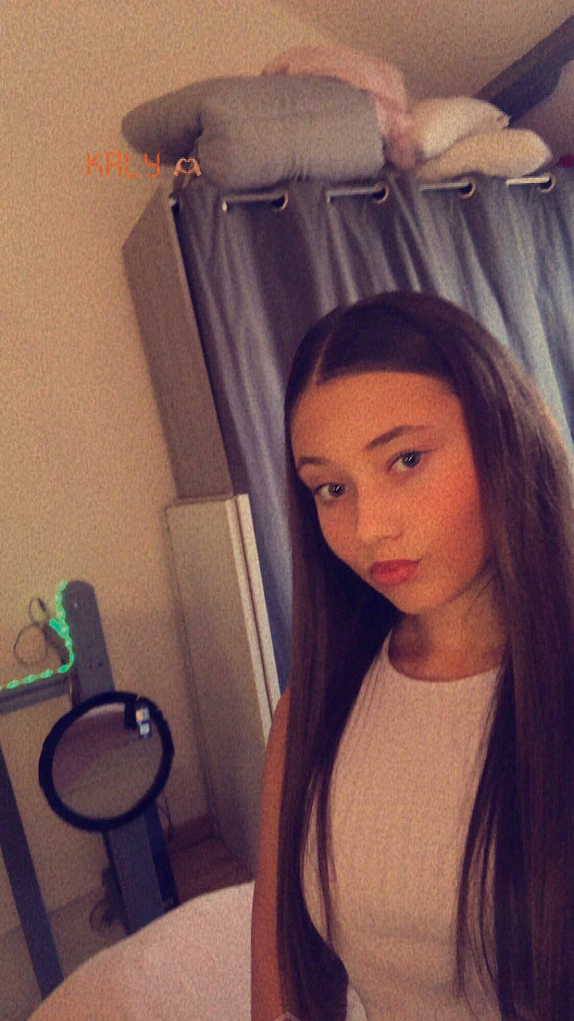 Kalysta participe au concours pour gagner de l'argent avec cette photo : cool, eyebrow, eyelash, eyewear, flash_photography, hair, hairstyle, happy, head, iris, jaw, lip, material_property, mouth, neck, outerwear, person, photograph, shoulder, sleeve