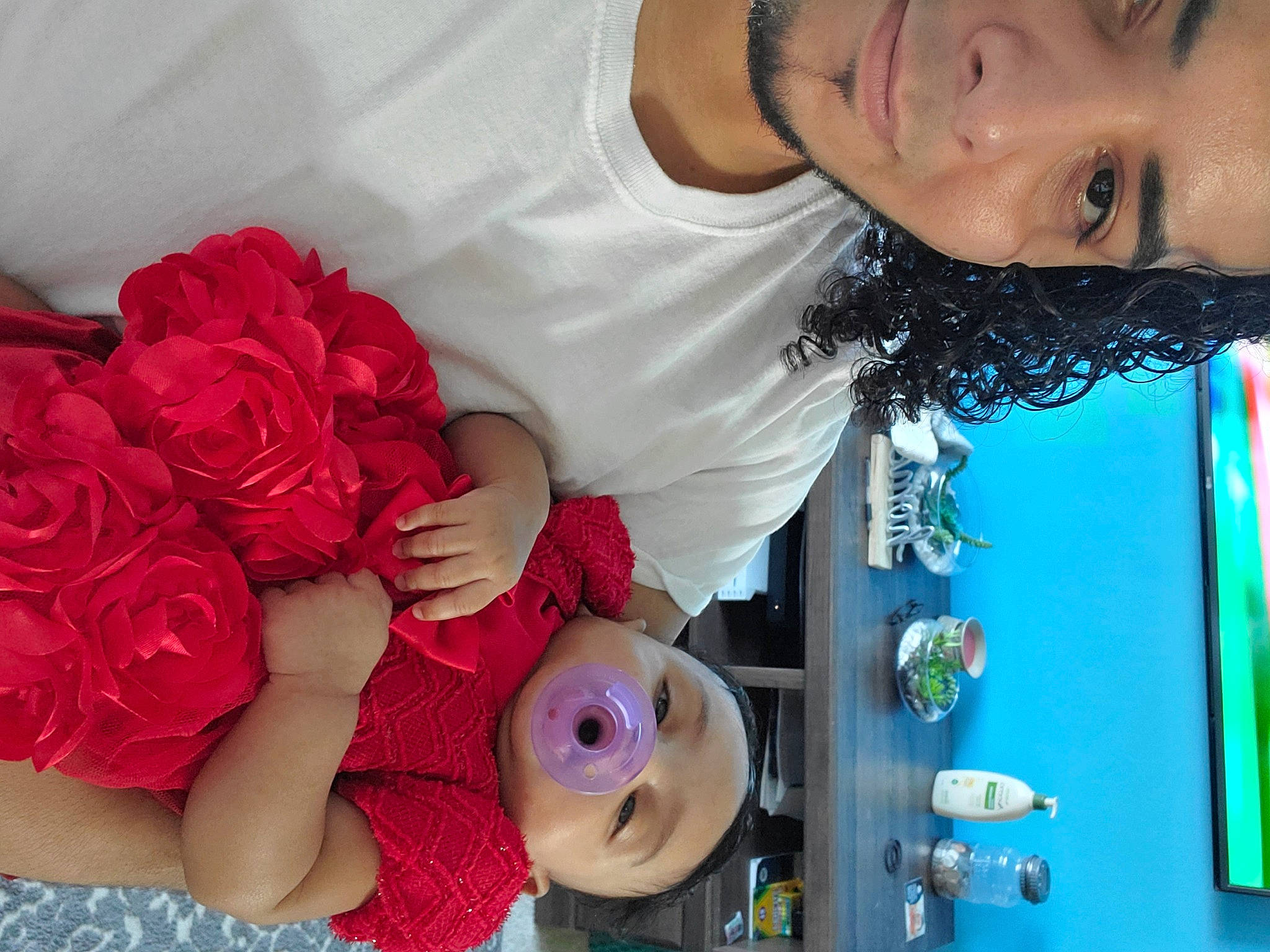 Lilyana is registered to the contest to win money with this photo: baked_goods, beard, black_hair, bouquet, cool, cut_flowers, eyebrow, eyelash, facial_hair, floral_design, floristry, flower_arranging, flowering_plant, garden_roses, hybrid_tea_rose, moustache, person, petal, rose, rose_family