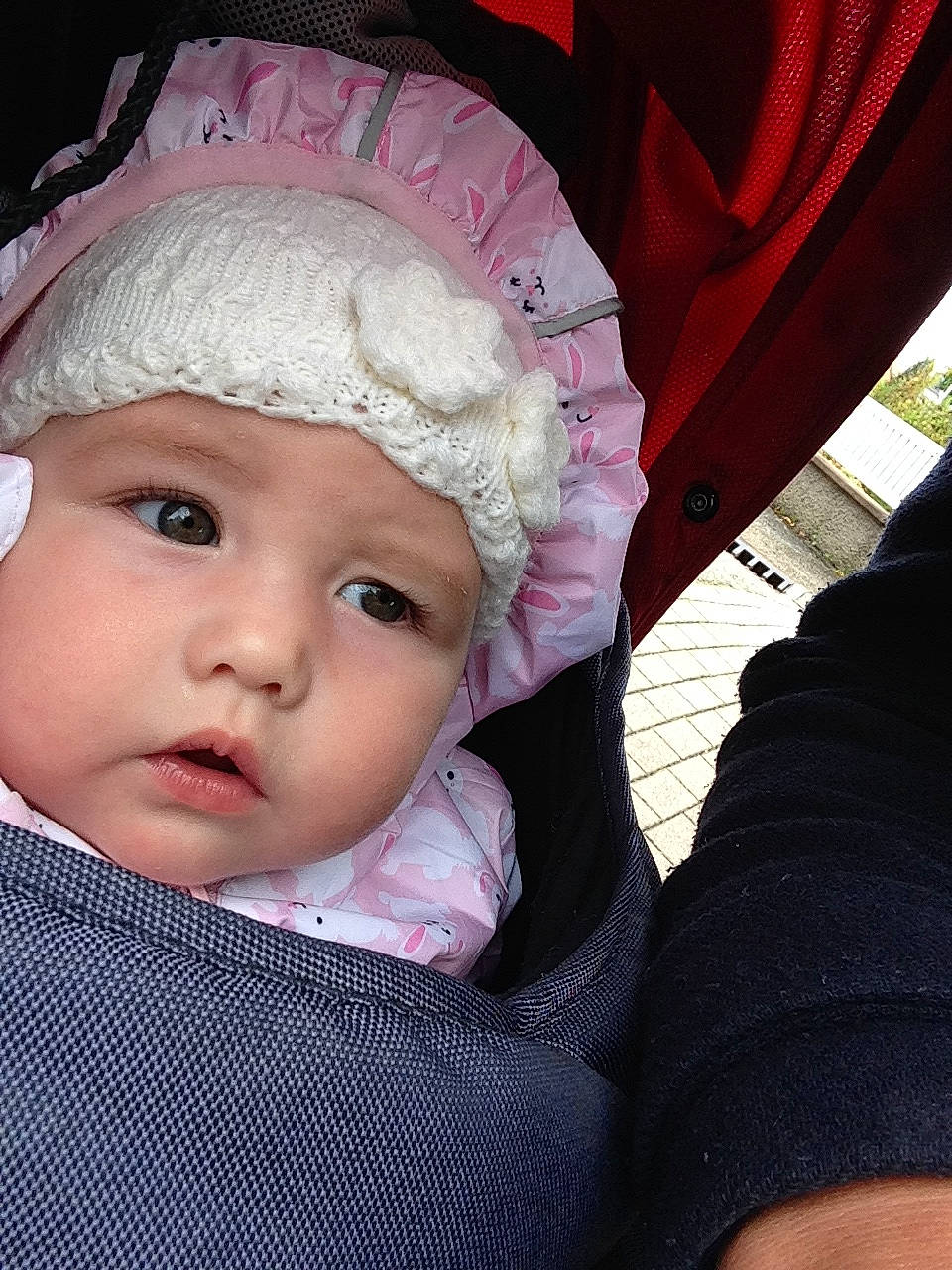 Aaliyah participe au concours pour gagner de l'argent avec cette photo : baby, baby_carriage, baby_products, bonnet, cheek, child, cool, eye, face, hat, head, headgear, headwear, lip, mouth, nose, person, pink, product, skin