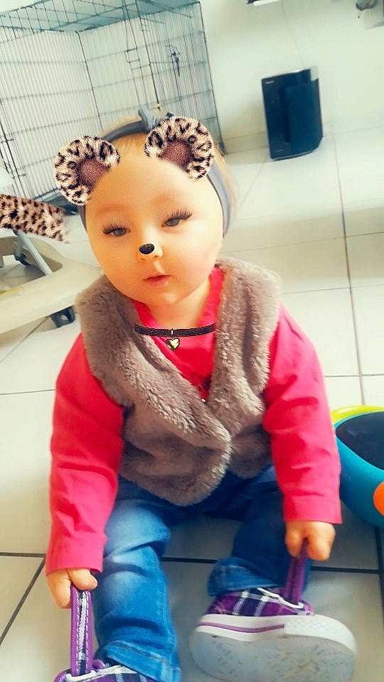 Latiana a rejoint le concours — aidez-le/la à gagner de superbes lots ! child, doll, eyelash, fashion_accessory, fashion_design, fun, fur, head, headband, headpiece, headwear, jacket, jewellery, necklace, person, sitting, sleeve, textile, toddler, toy