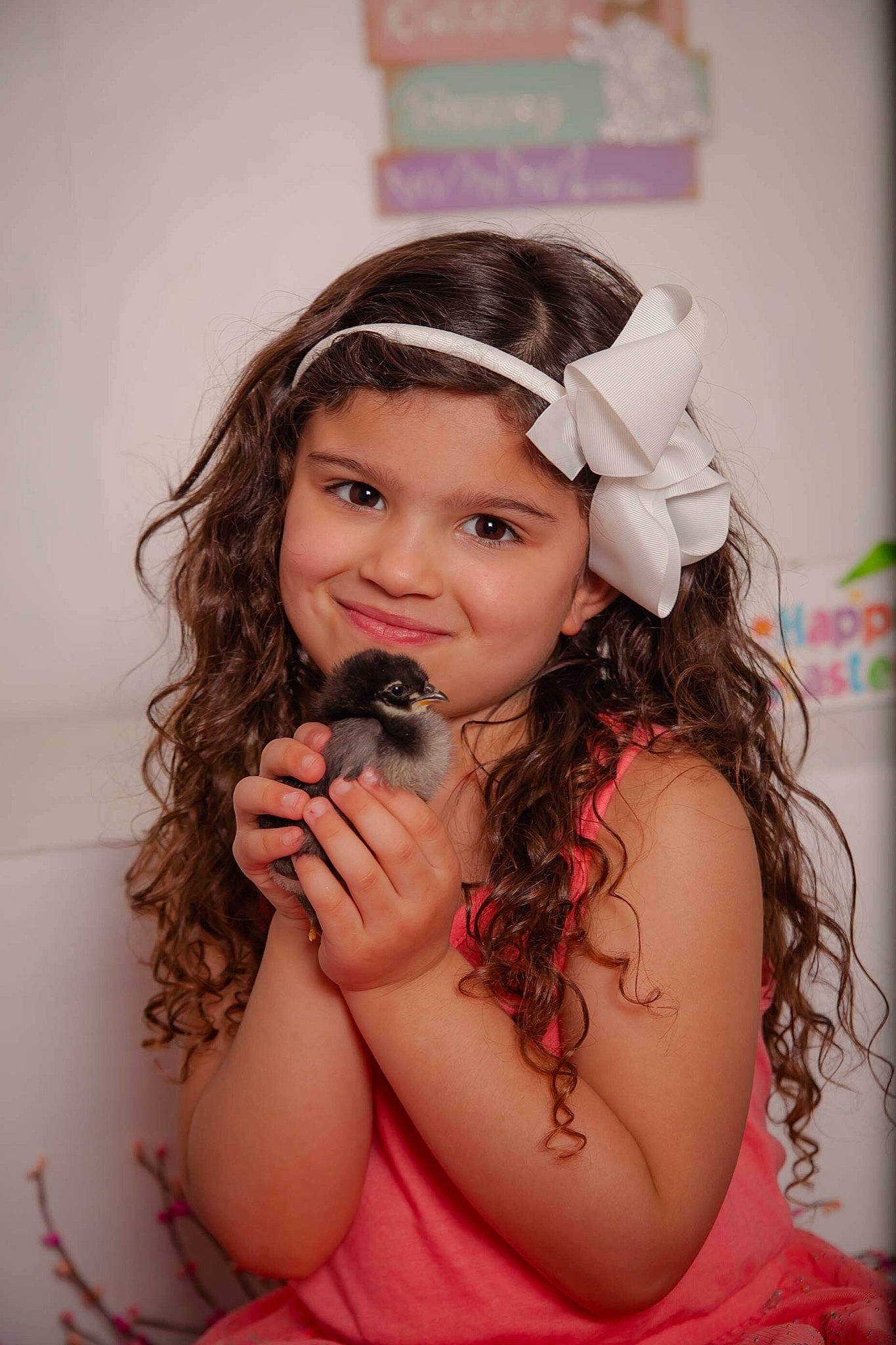 Giana is registered to the contest to win money with this photo: brown_hair, cheek, child, child_model, fashion_accessory, fawn, hair, hair_accessory, hairstyle, headband, headgear, headpiece, headwear, joy, long_hair, person, smile, toddler