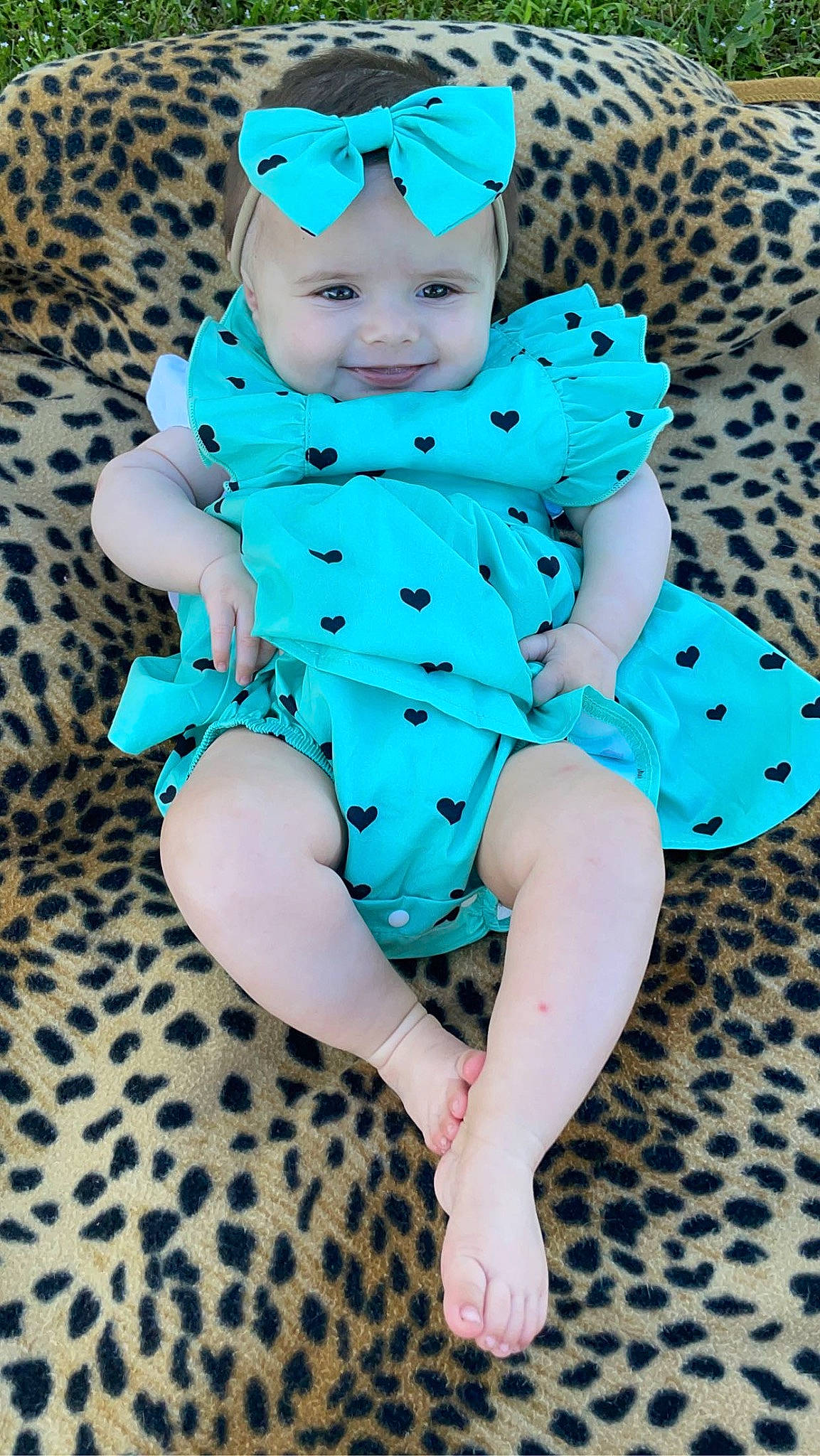 Juliana a rejoint le concours — aidez-le/la à gagner de superbes lots ! aqua, azure, baby, baby_toddler_clothing, blue, cap, child, clothing, costume_hat, dress, electric_blue, face, fashion_accessory, happy, head, headwear, joy, pattern, person, pink