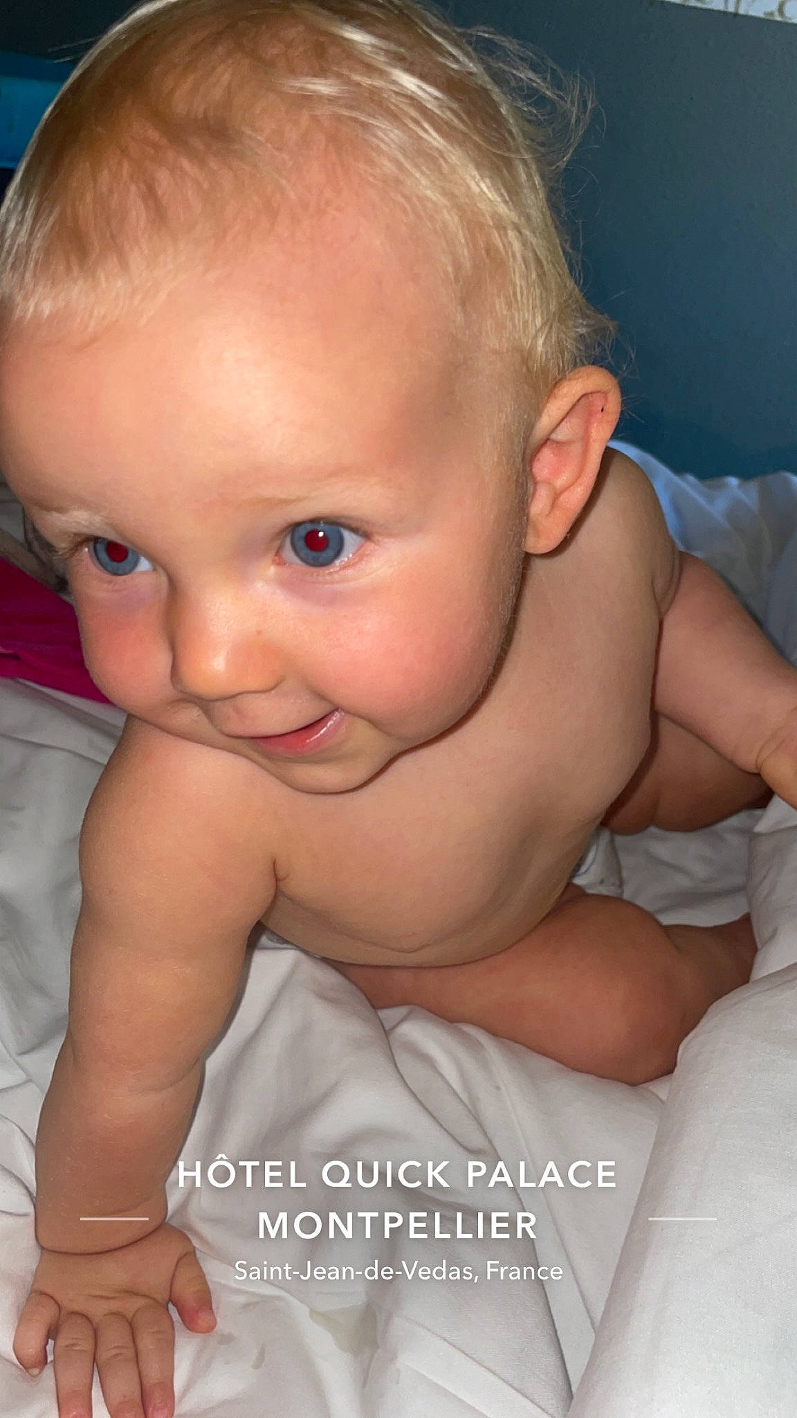 Shaïna participe au concours pour gagner de l'argent avec cette photo : arm, cheek, ear, eyebrow, eyelash, flash_photography, forehead, hair, hairstyle, happy, human, iris, lip, mammal, mouth, muscle, neck, nose, person, skin