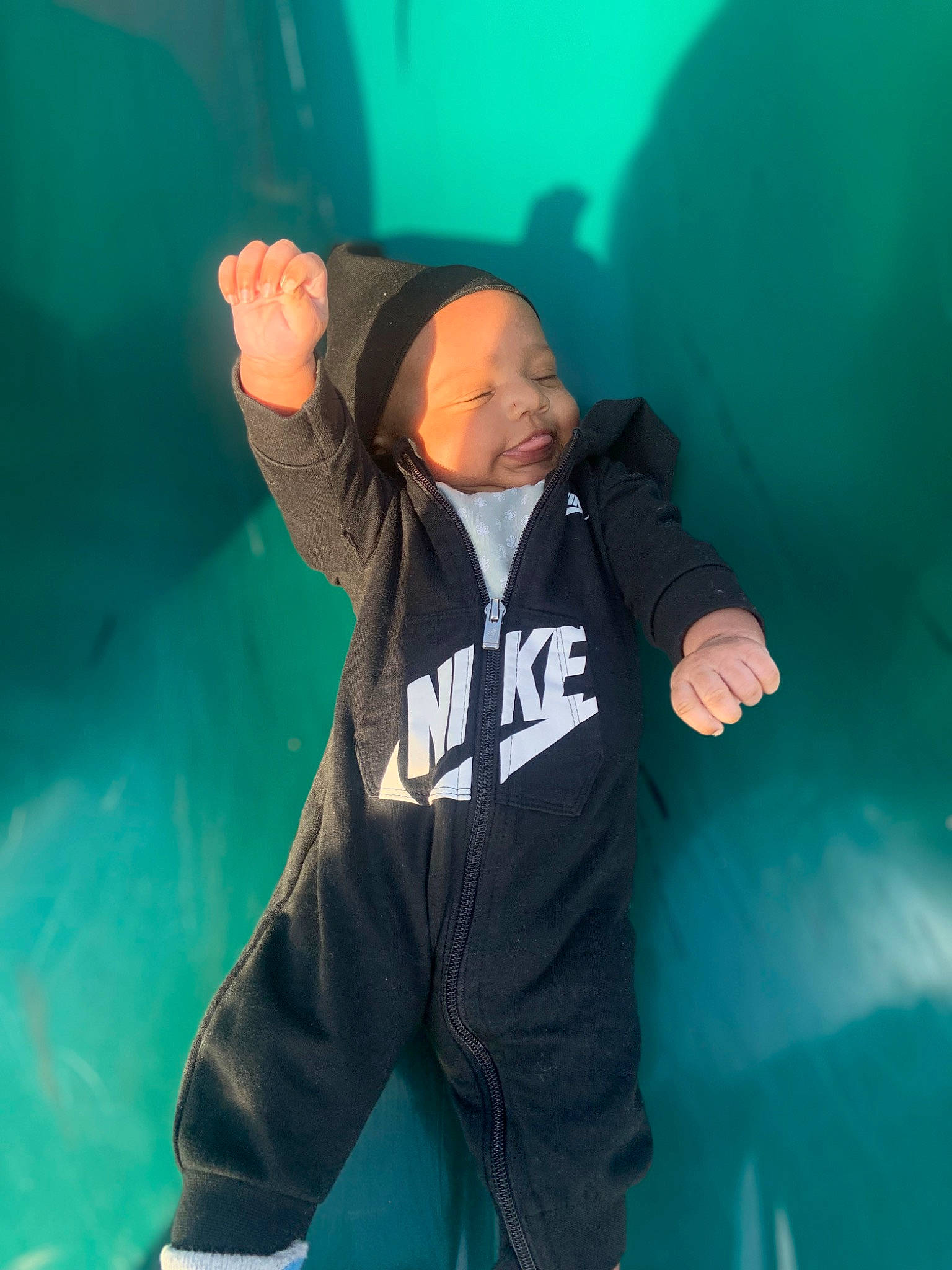 Kamarion is registered to the contest to win money with this photo: azure, child, electric_blue, fish, flash_photography, fun, gesture, happy, headwear, hoodie, jacket, leisure, ocean, person, recreation, sleeve, smile, t_shirt, underwater, vertebrate