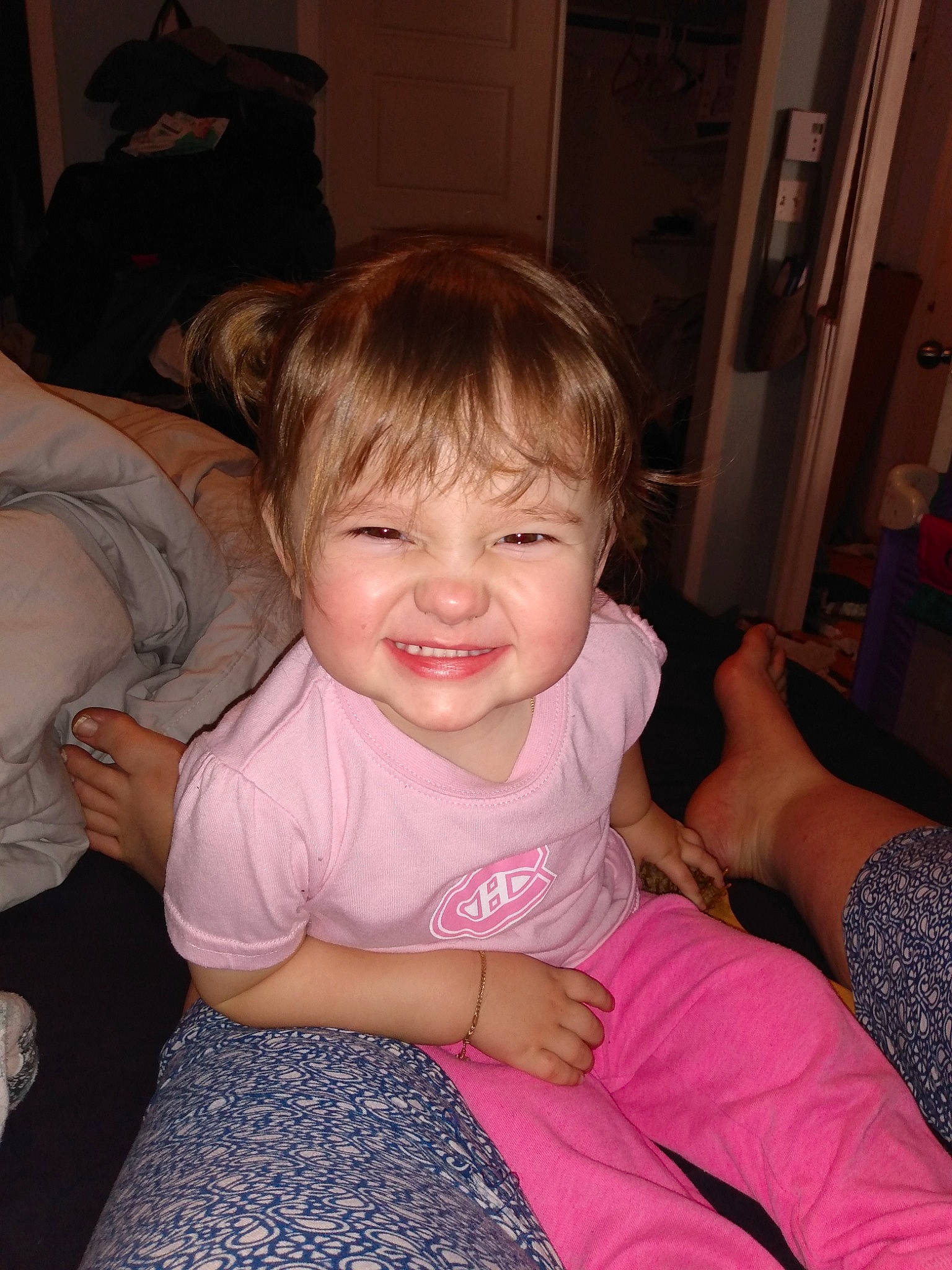 Abygaëlle participe au concours pour gagner de l'argent avec cette photo : arm, blue, cheek, clothing, comfort, electronic_device, eye, face, finger, fun, hair, head, human, joy, leg, lip, people, person, product, room