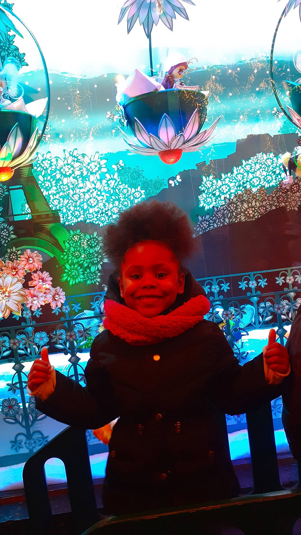 Kaily a rejoint le concours — aidez-le/la à gagner de superbes lots ! fun, graphic_design, illustration, joy, leisure, organism, person, space, turquoise, world