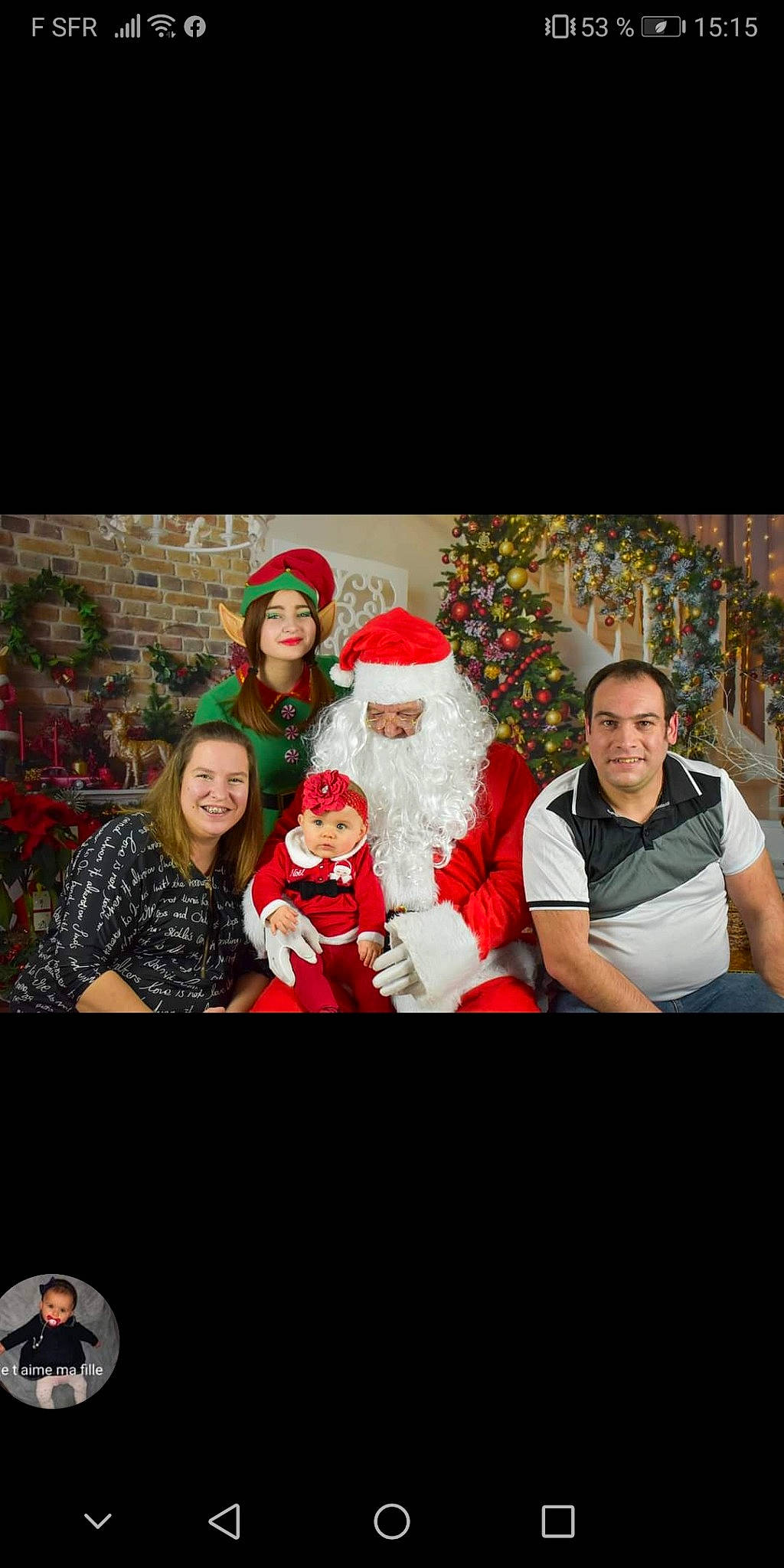 Eleanna a rejoint le concours — aidez-le/la à gagner de superbes lots ! beard, christmas, christmas_decoration, christmas_eve, event, fictional_character, fun, fur, happy, hat, headwear, holiday, interior_design, jacket, joy, lap, person, santa_claus, smile, t_shirt