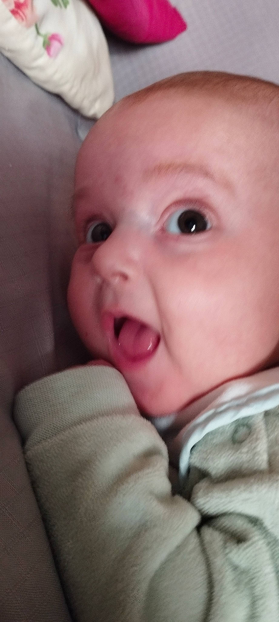 Ayden a rejoint le concours — aidez-le/la à gagner de superbes lots ! baby, baby_making_funny_faces, baby_toddler_clothing, cheek, child, chin, comfort, ear, eyebrow, eyelash, happy, human_body, iris, lip, mouth, nose, person, skin, smile, toddler