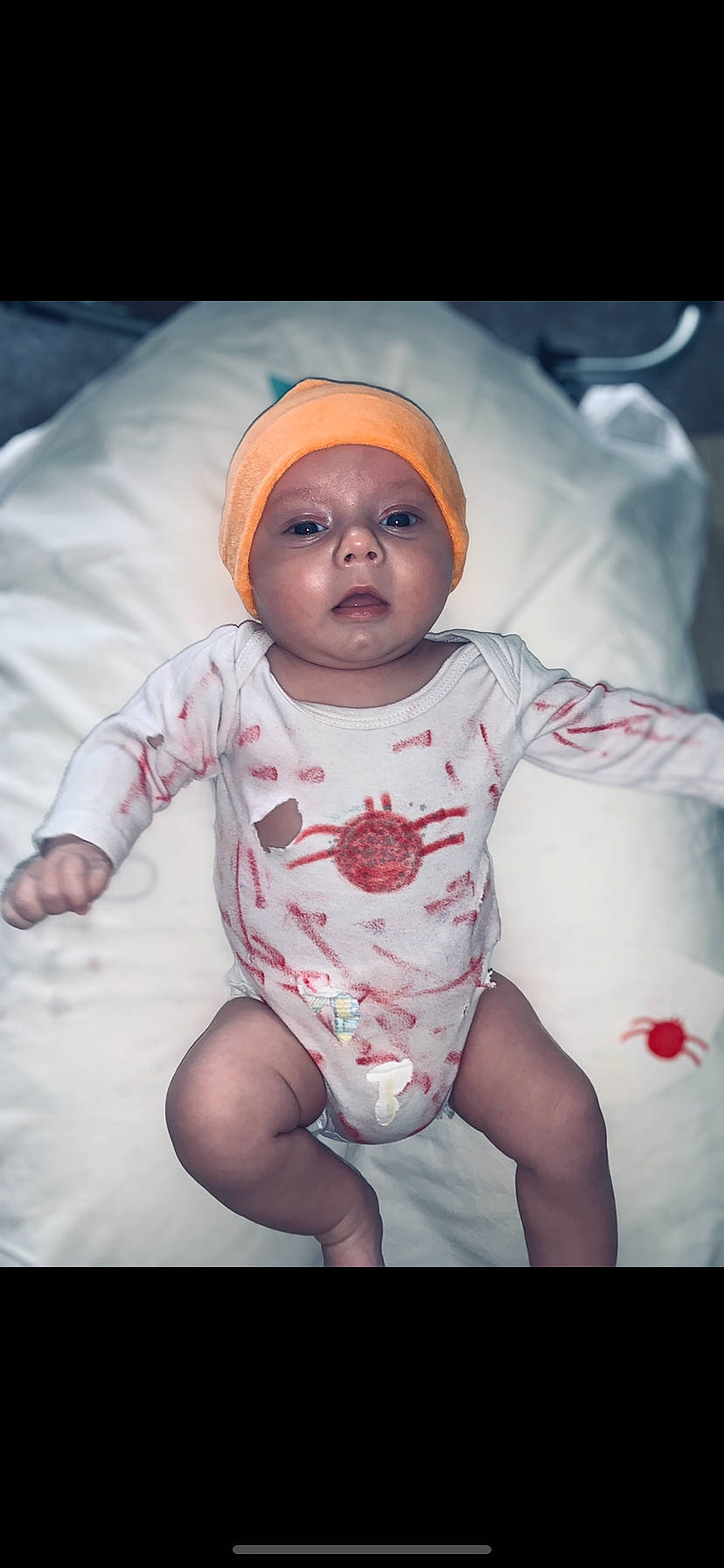 Milan a rejoint le concours — aidez-le/la à gagner de superbes lots ! baby, baby_toddler_clothing, cap, child, comfort, facial_expression, flash_photography, fun, gesture, happy, headwear, human, lip, magenta, mouth, person, pink, product, skin, sleeve