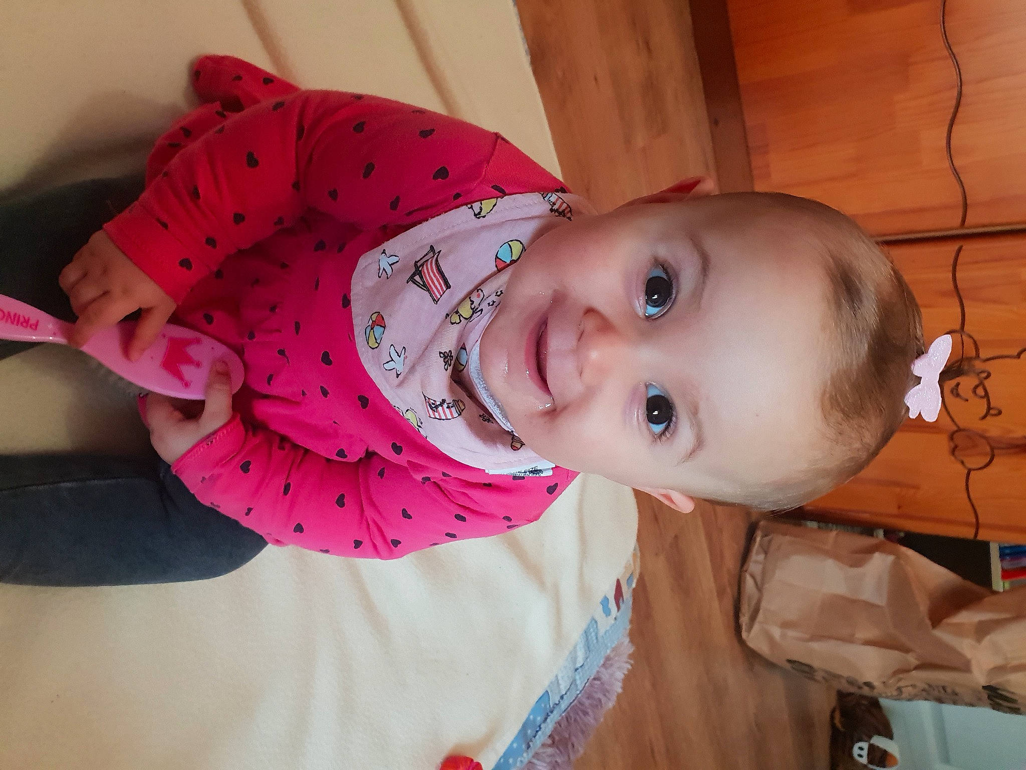 Tatiana participe au concours pour gagner de l'argent avec cette photo : baby, baby_products, baby_toddler_clothing, cheek, child, eye, facial_expression, fun, happy, head, iris, joy, lip, mouth, nose, pattern, person, product, skin, smile