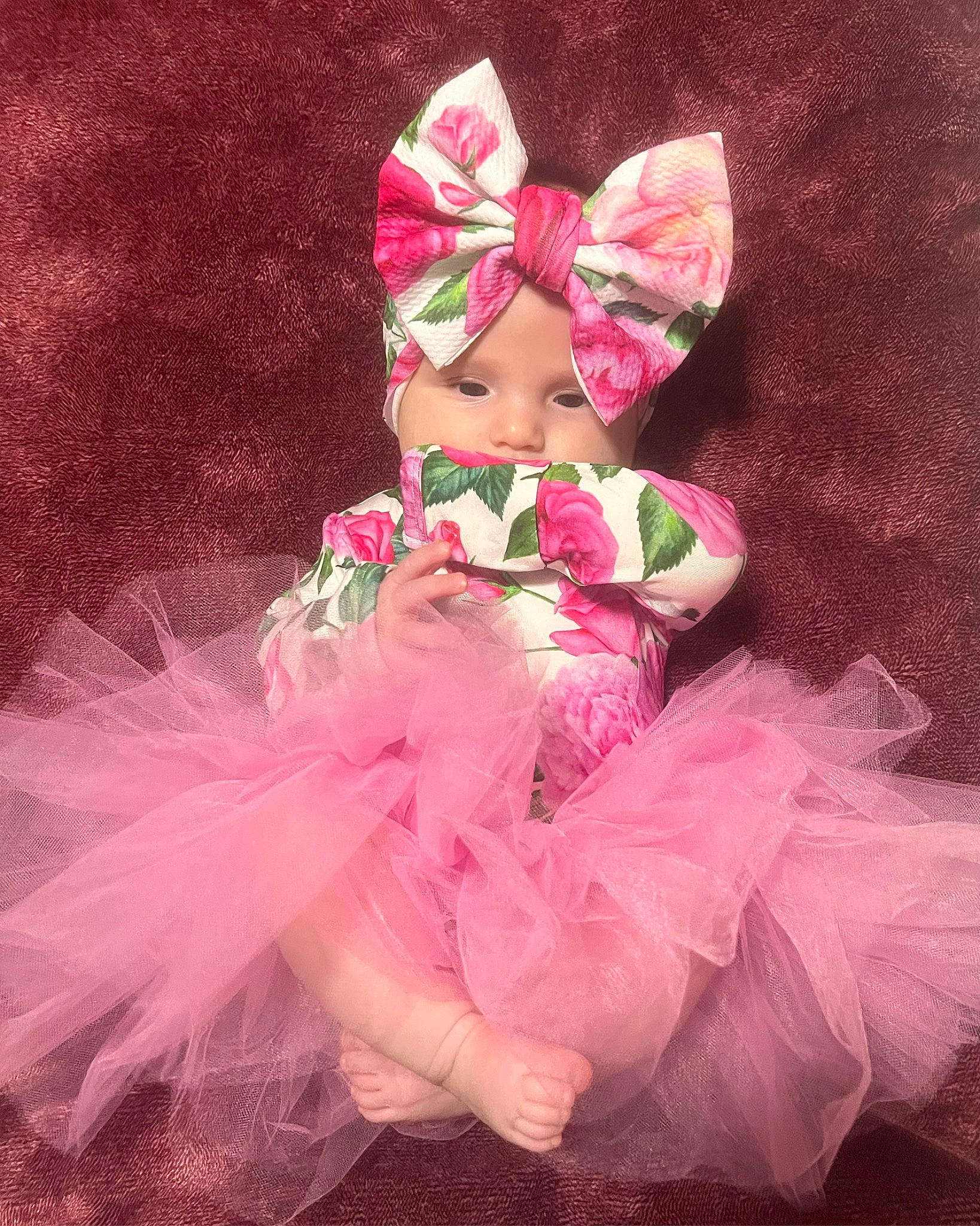 Marilyn is registered to the contest to win money with this photo: costume_design, costume_hat, dancer, dress, entertainment, event, fashion_accessory, fashion_design, feather, fictional_character, fur, hair_accessory, headgear, headpiece, headwear, magenta, performance_art, performing_arts, person, petal