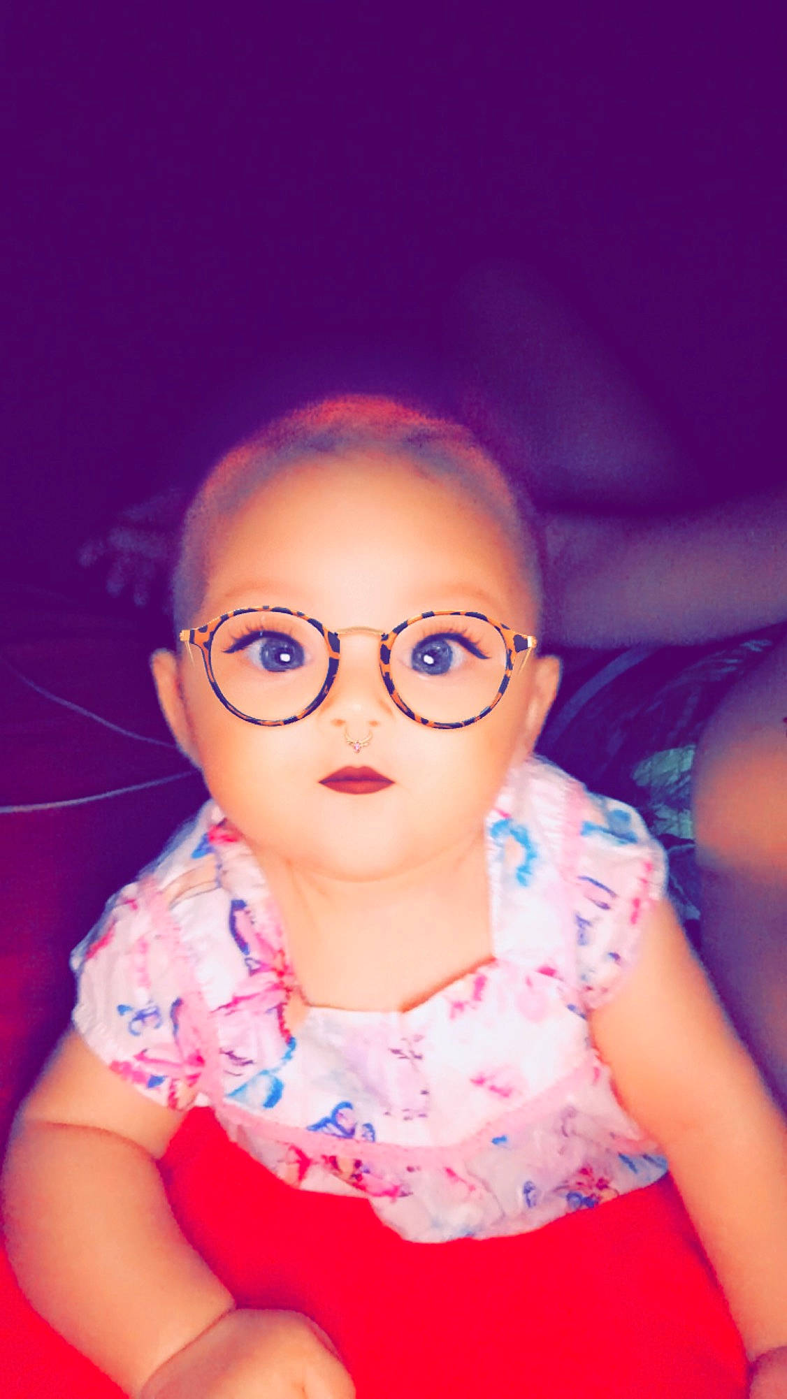 Eliana a rejoint le concours — aidez-le/la à gagner de superbes lots ! beauty, cheek, child, chin, cool, eye, eyewear, face, forehead, fun, glasses, head, lip, magenta, mouth, nose, person, pink, purple, skin