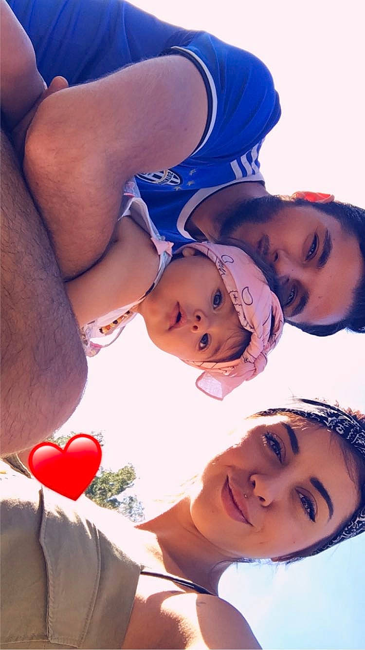 Aleyna participe au concours pour gagner de l'argent avec cette photo : child, fun, happy, headwear, joy, person, selfie, smile