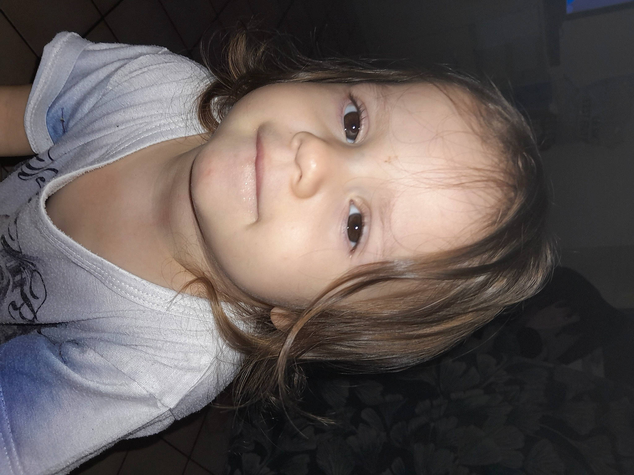 Chelsea a rejoint le concours — aidez-le/la à gagner de superbes lots ! black_hair, blond, cheek, chin, comfort, eyebrow, eyelash, flash_photography, forehead, happy, iris, jaw, joy, lip, long_hair, mouth, neck, nose, person, skin