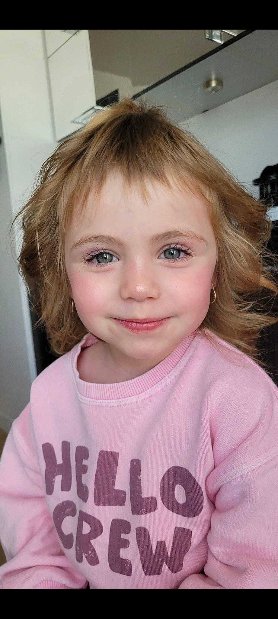 Iliana participe au concours pour gagner de l'argent avec cette photo : cheek, chin, ear, eyebrow, eyelash, face, forehead, hair, happy, head, iris, jaw, joy, lip, mouth, neck, nose, person, pink, skin