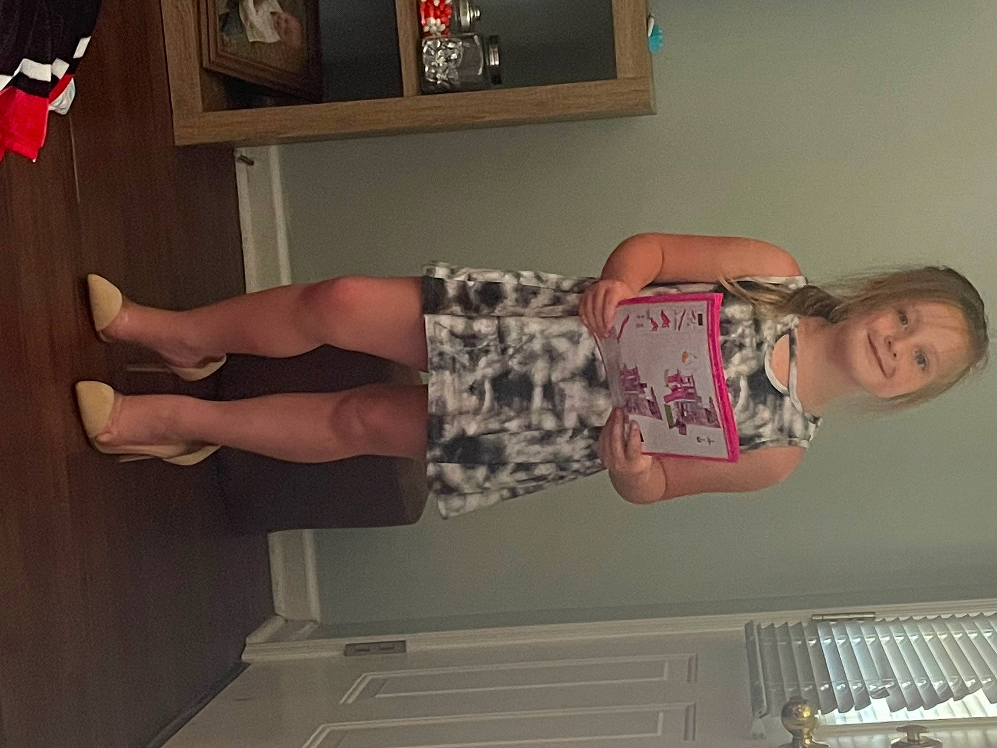 Scarlett is registered to the contest to win money with this photo: beauty, calf, elbow, floor, fun, human_leg, joint, joy, knee, leg, person, pink, sandal, shoe, shoulder, smile, standing, thigh, trunk, waist