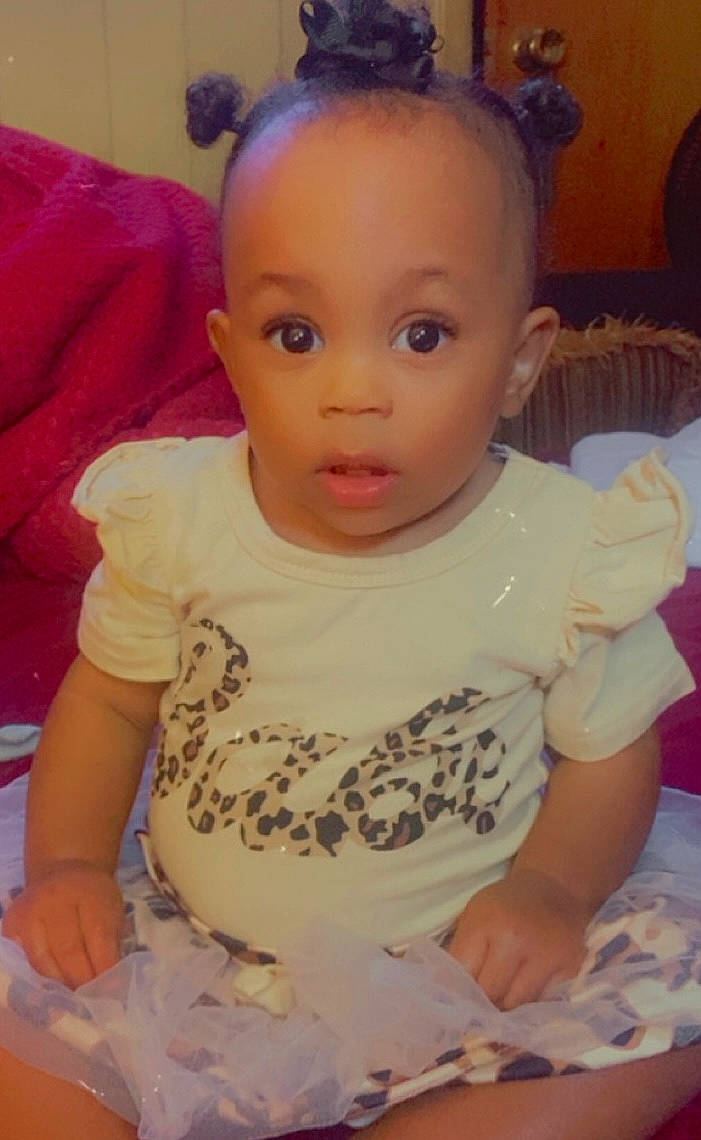 Laileana is registered to the contest to win money with this photo: baby_toddler_clothing, cheek, chin, eye, eyebrow, face, facial_expression, forehead, hairstyle, head, human, lip, mouth, neck, nose, organ, person, product, skin, sleeve