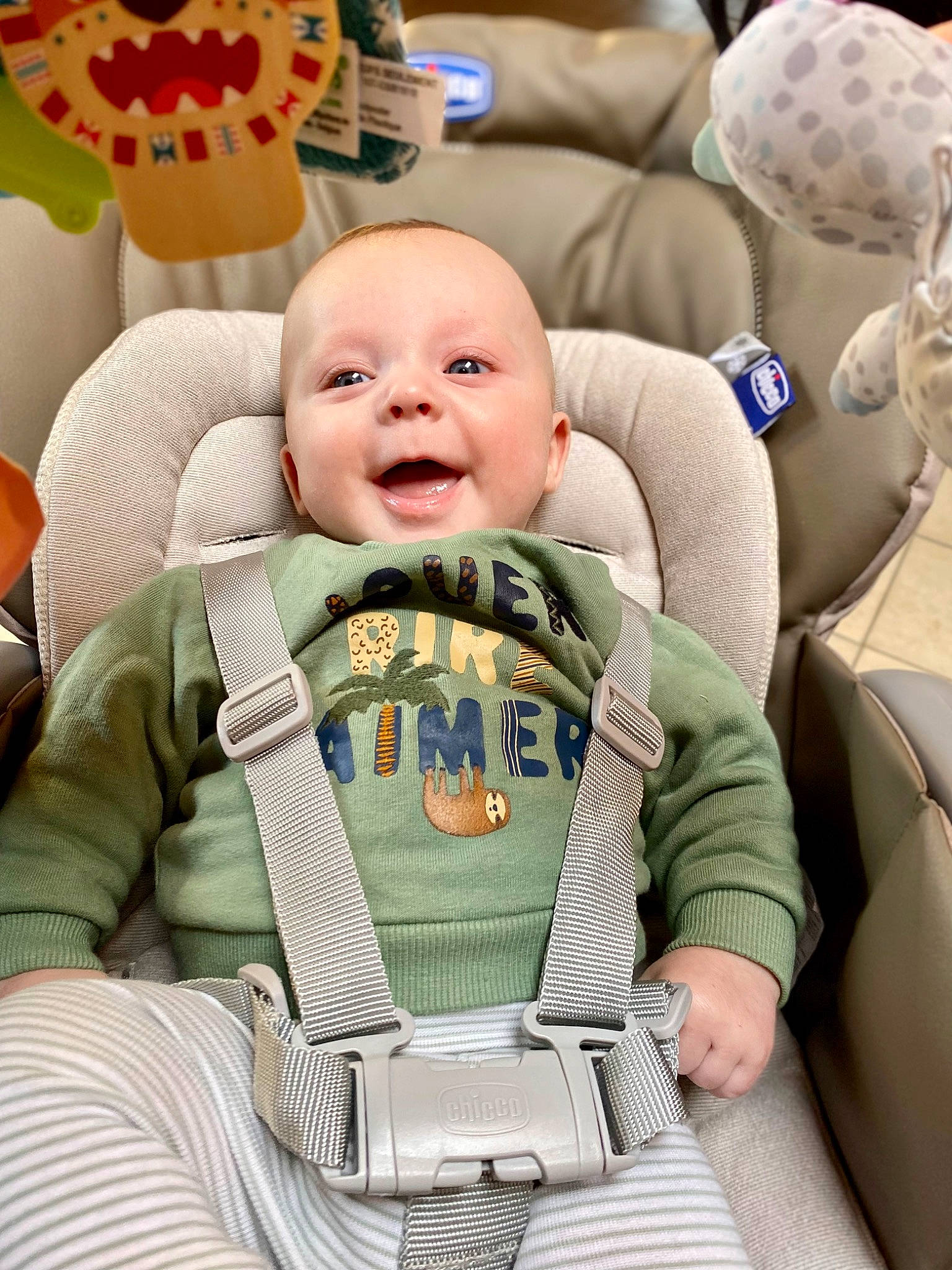 Eliott participe au concours pour gagner de l'argent avec cette photo : baby, baby_laughing, baby_toddler_clothing, cheek, child, comfort, finger, green, happy, headgear, mammal, mouth, people, person, skin, sleeve, smile, textile, toddler, vertebrate