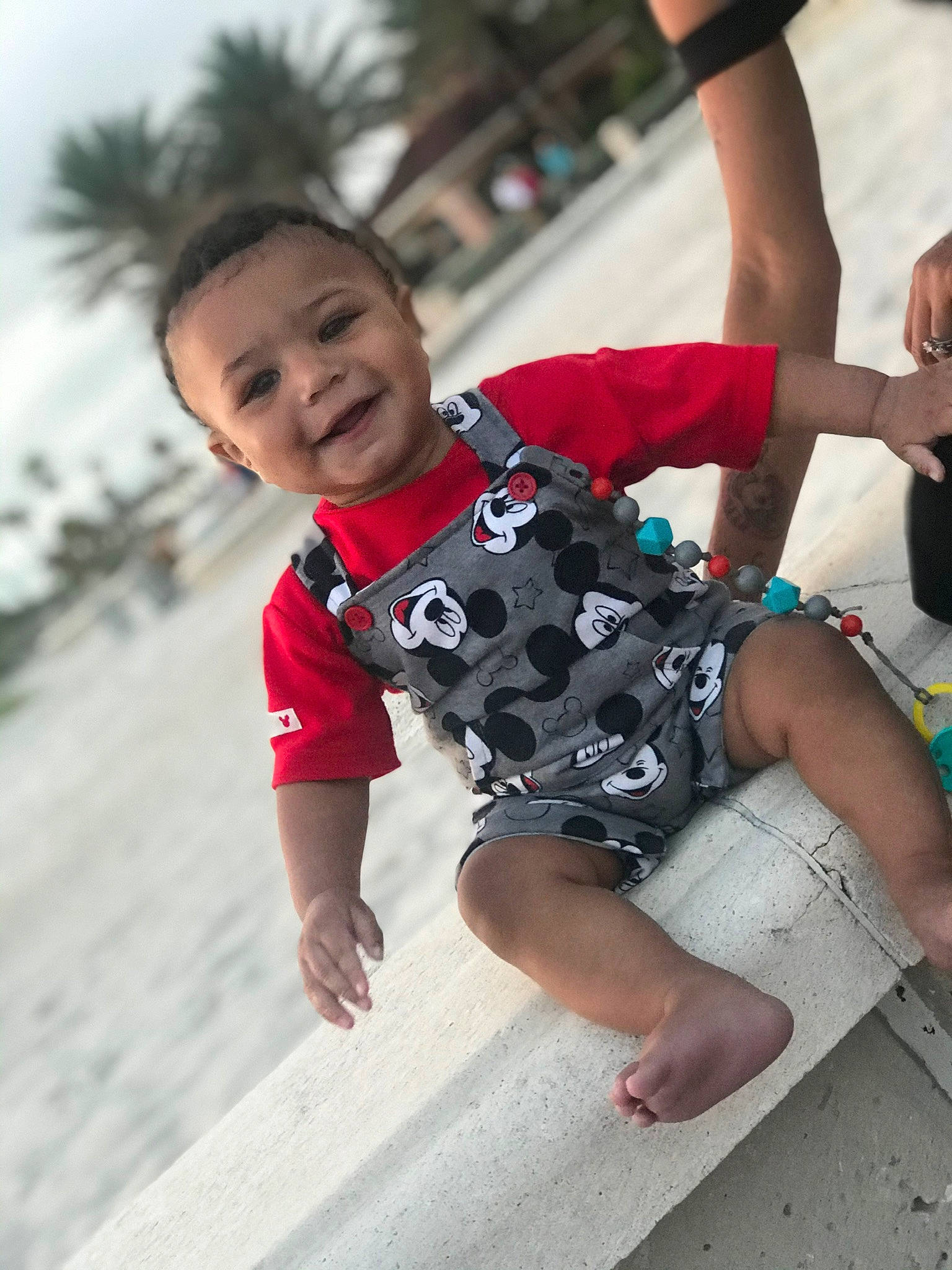 Lumine is registered to the contest to win money with this photo: child, fun, happy, joy, leg, person, play, recreation, smile, t_shirt, toddler, vacation