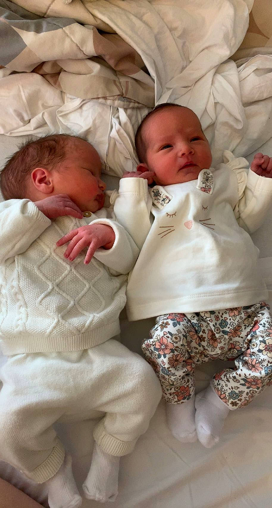 Violette a rejoint le concours — aidez-le/la à gagner de superbes lots ! abdomen, baby, baby_sleeping, baby_toddler_clothing, bedding, cheek, child, comfort, event, face, happy, head, linens, mouth, nose, people, person, skin, sleeve, toddler