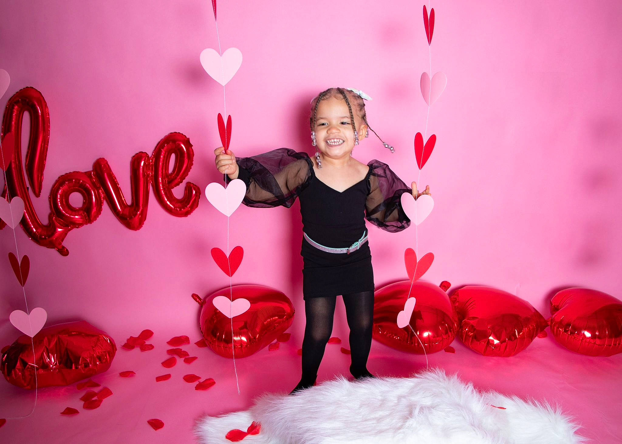 Jana joined the competition — help win amazing prizes! christmas, christmas_decoration, christmas_eve, decoration, drinkware, event, fun, happy, holiday, interior_design, joy, magenta, ornament, party, party_supply, person, pink, red, room, smile