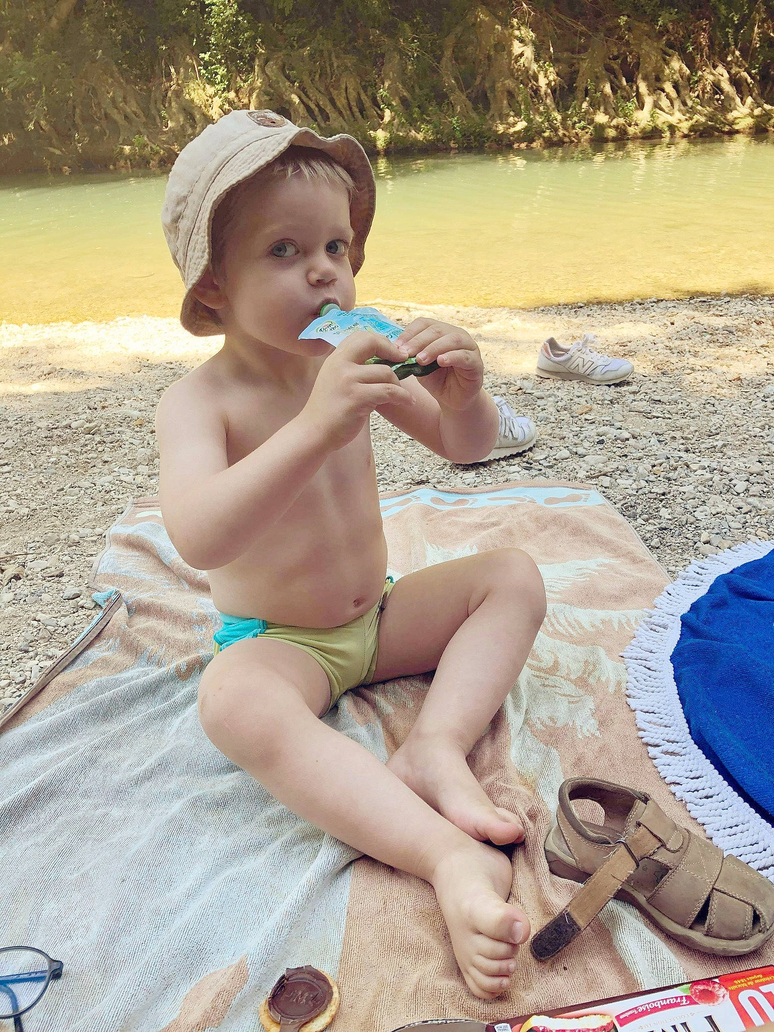 Grégoire a rejoint le concours — aidez-le/la à gagner de superbes lots ! barefoot, beach, chest, child, foot, fun, human_leg, leisure, muscle, person, recreation, shorts, summer, sun_tanning, swimwear, thigh, toddler, trunk, undergarment, underpants