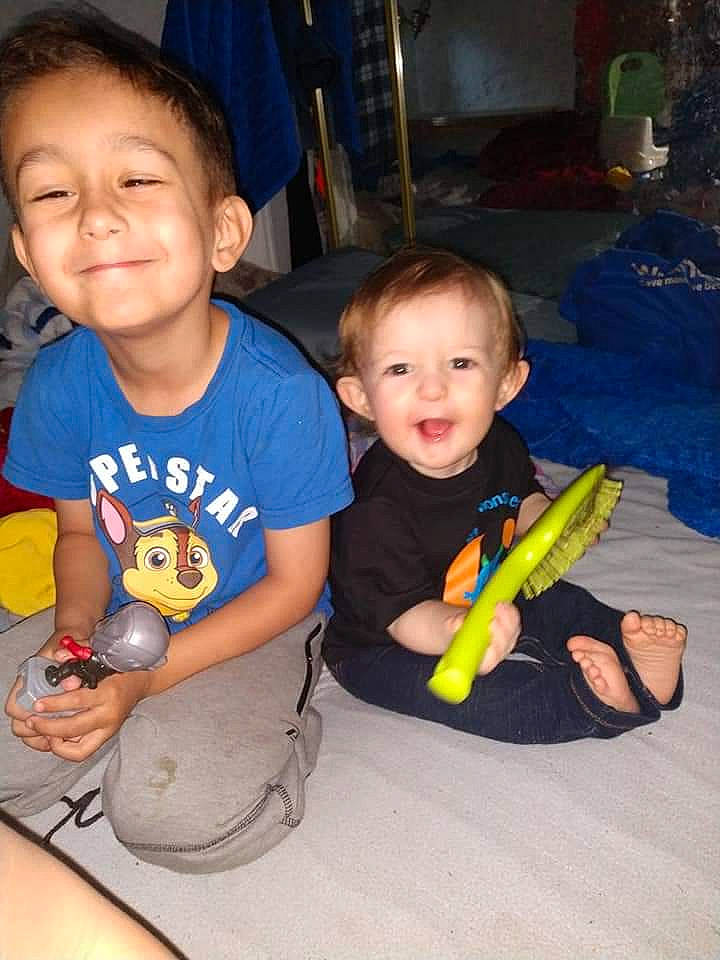 Andrew is registered to the contest to win money with this photo: baby, child, eye, family, fun, joy, leg, person, plant, play, sitting, smile, toddler, toy, vacation, vegetarian_food