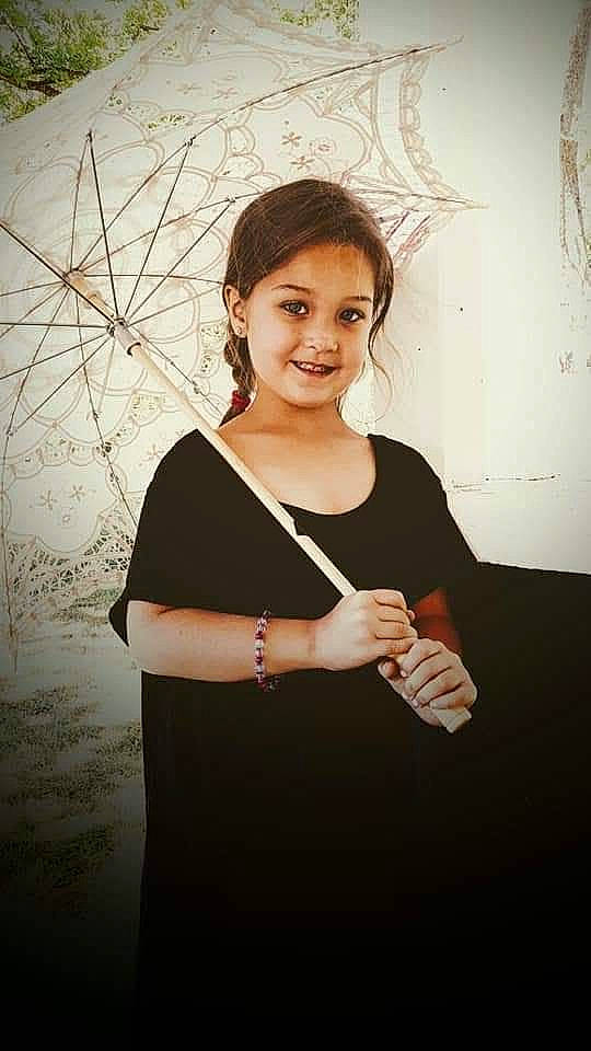 Myiah is registered to the contest to win money with this photo: chest, elbow, event, eyewear, fashion_accessory, fashion_design, flash_photography, formal_wear, fun, gesture, happy, jewellery, joy, necklace, person, portrait_photography, shoulder, sleeve, smile, thumb