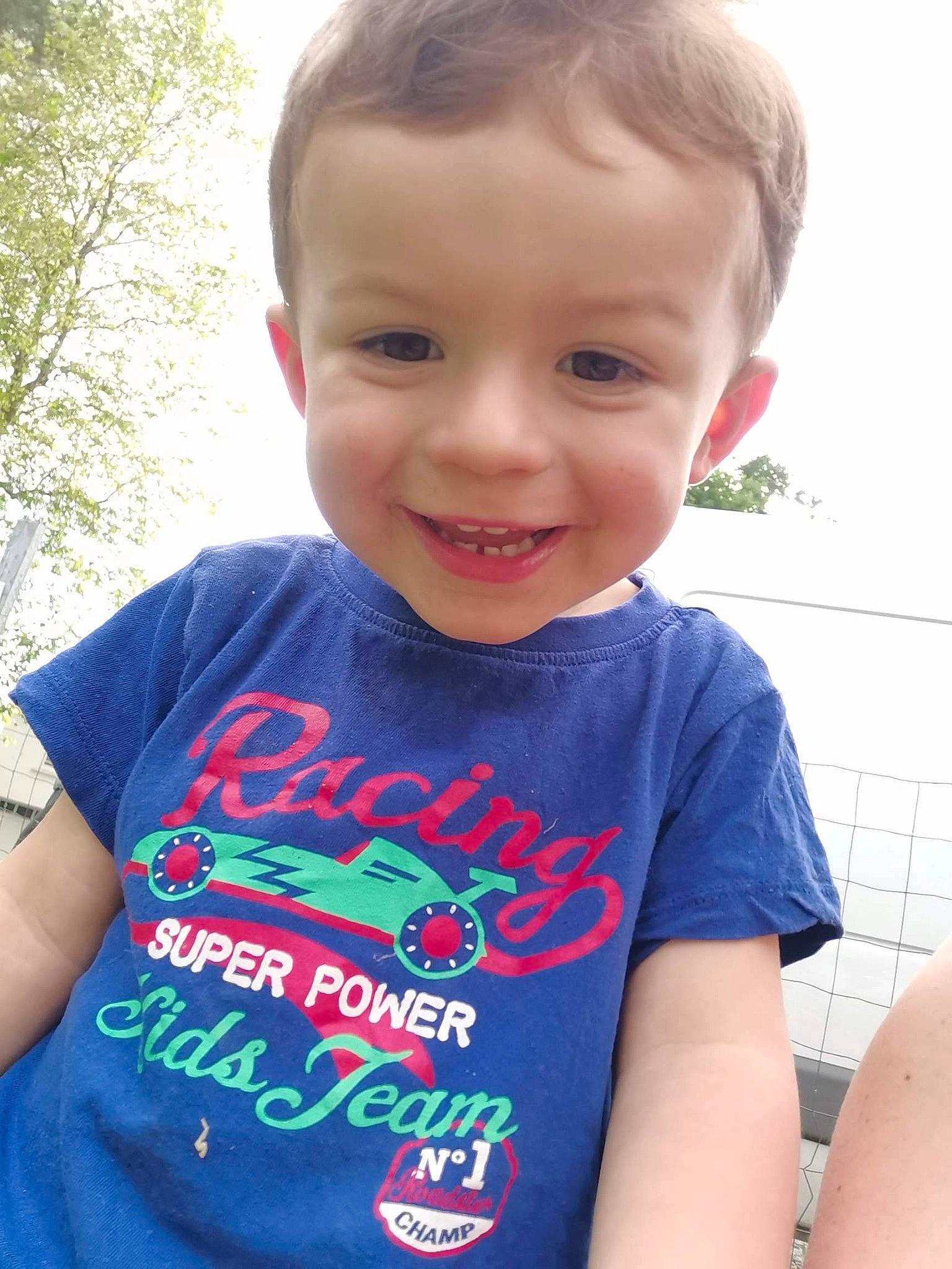 Melvin participe au concours pour gagner de l'argent avec cette photo : arm, baby_toddler_clothing, clothing, cool, daytime, forehead, happy, human_body, iris, joy, mammal, mouth, neck, organ, person, product, shoulder, skin, sleeve, smile