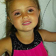 Giuliana participe au concours pour gagner de l'argent avec cette photo :