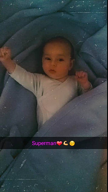 Shayna participe au concours pour gagner de l'argent avec cette photo : arm, automotive_exterior, automotive_window_part, baby, baby_products, baby_toddler_clothing, child, comfort, eyebrow, flash_photography, fun, iris, mouth, nose, person, photo_caption, room, space, toddler, vehicle_door