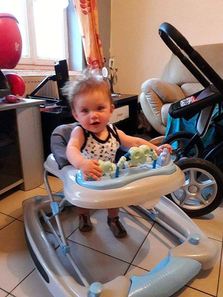 Rosalie a rejoint le concours — aidez-le/la à gagner de superbes lots ! baby, baby_carriage, baby_products, chair, child, person, product, sitting, toddler