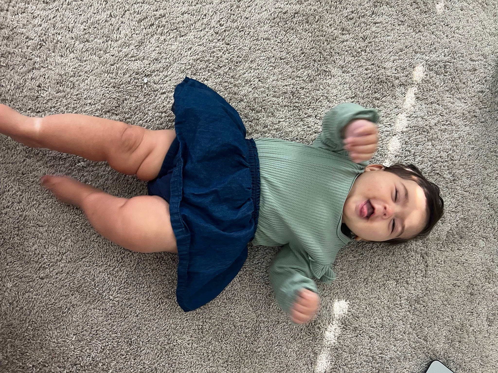 Ayda is registered to the contest to win money with this photo: asphalt, concrete, electric_blue, floor, flooring, foot, fun, gesture, grass, grey, happy, human_leg, joint, knee, people_in_nature, person, public_space, road_surface, sand, sidewalk