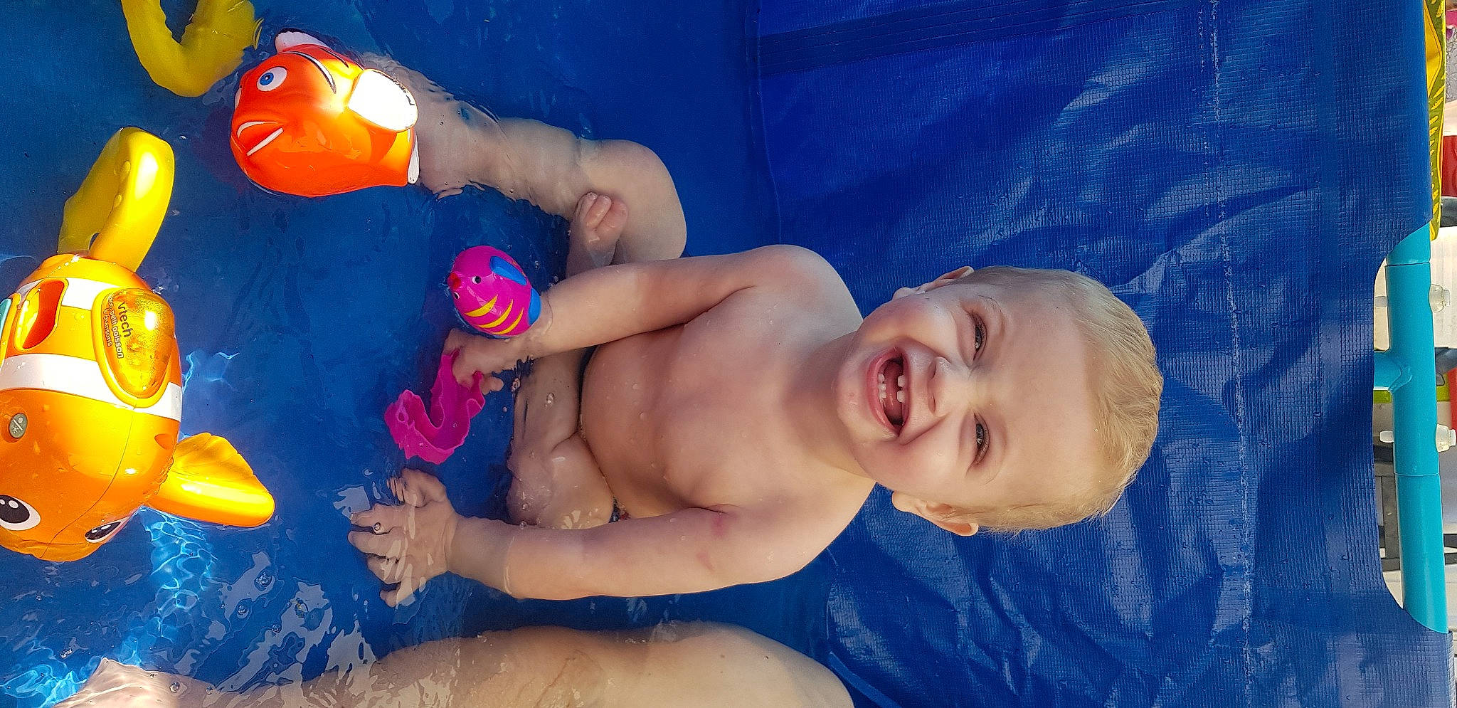 Logan a rejoint le concours — aidez-le/la à gagner de superbes lots ! baby, child, fun, joy, mouth, person