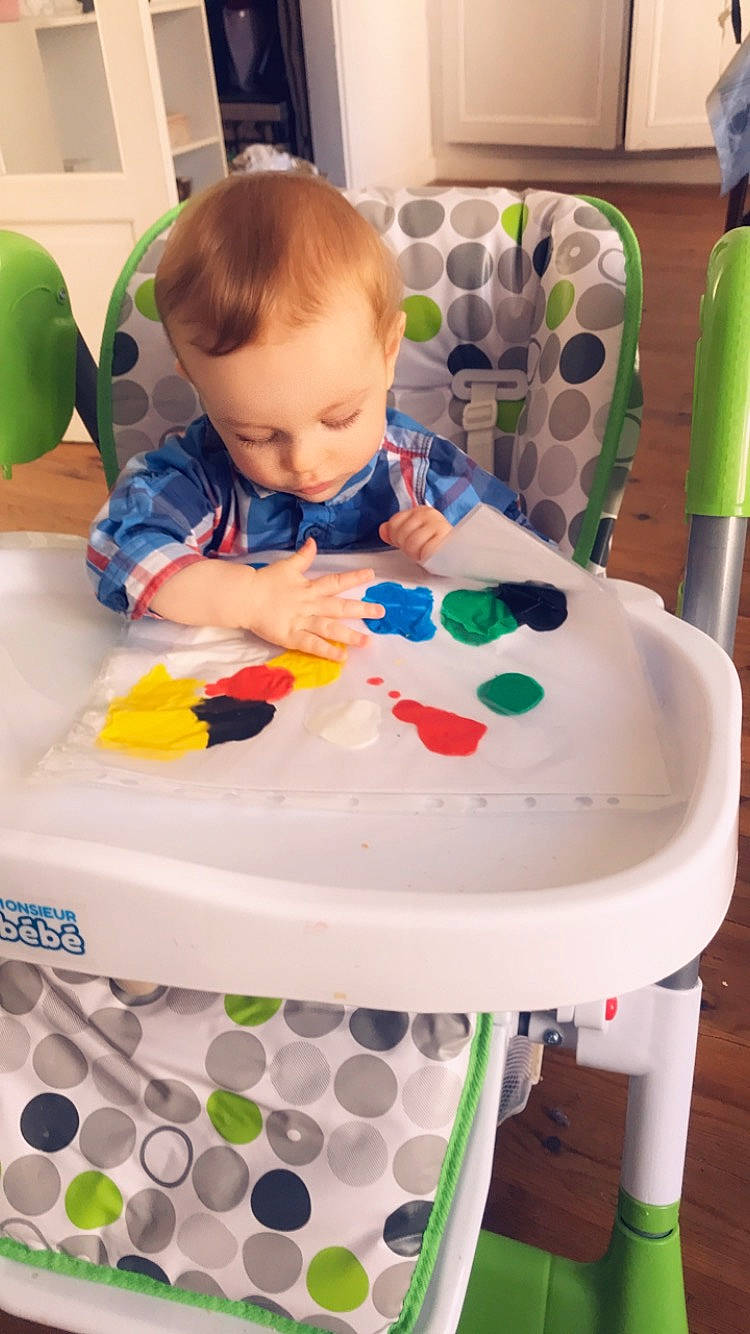 Tiago participe au concours pour gagner de l'argent avec cette photo : baby, child, person, play, toddler