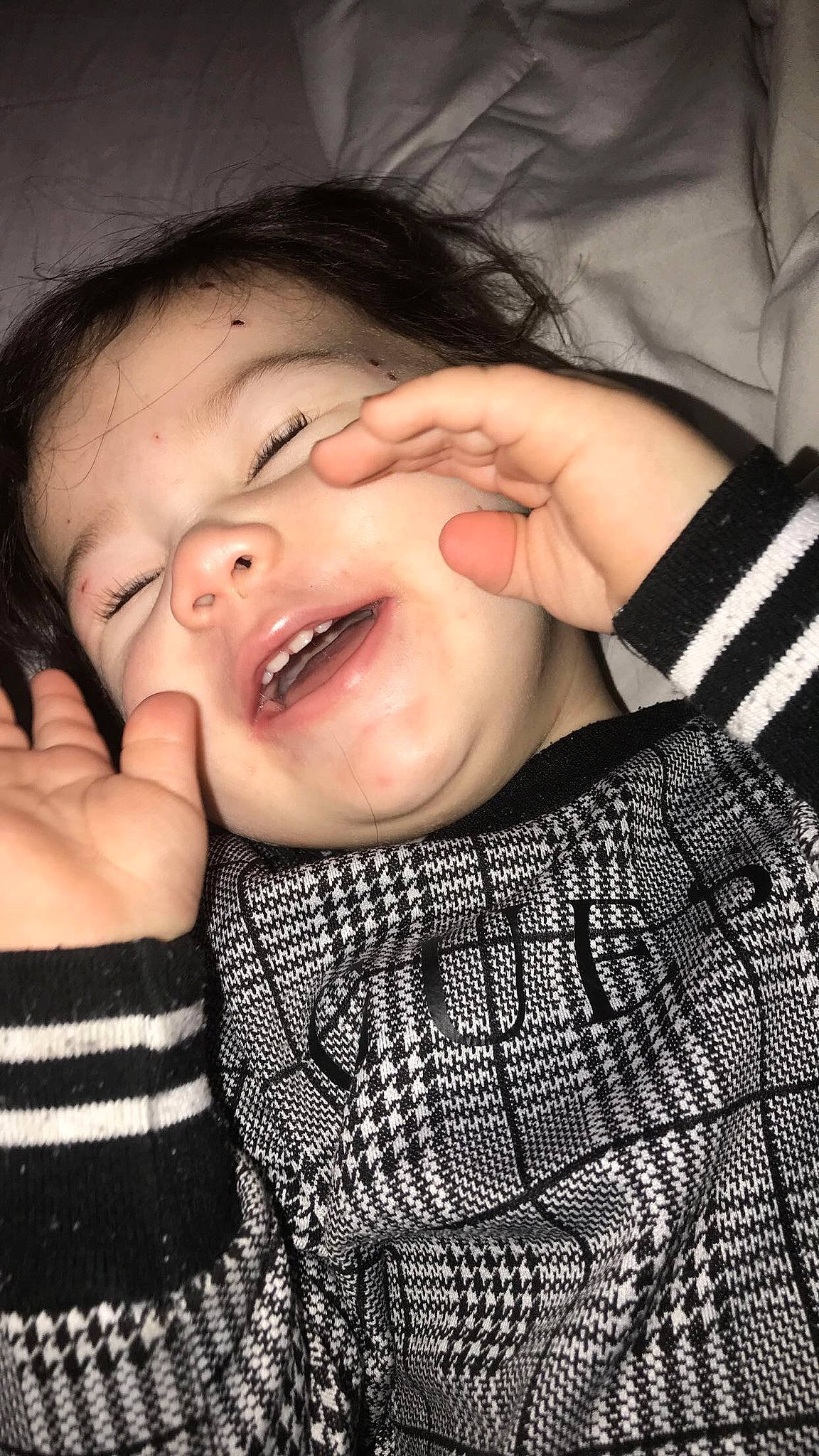 Ruby participe au concours pour gagner de l'argent avec cette photo : arm, baby, cheek, cool, eyebrow, eyelash, finger, flash_photography, gesture, hand, happy, jaw, lip, mouth, nail, neck, nose, person, sleeve, thumb