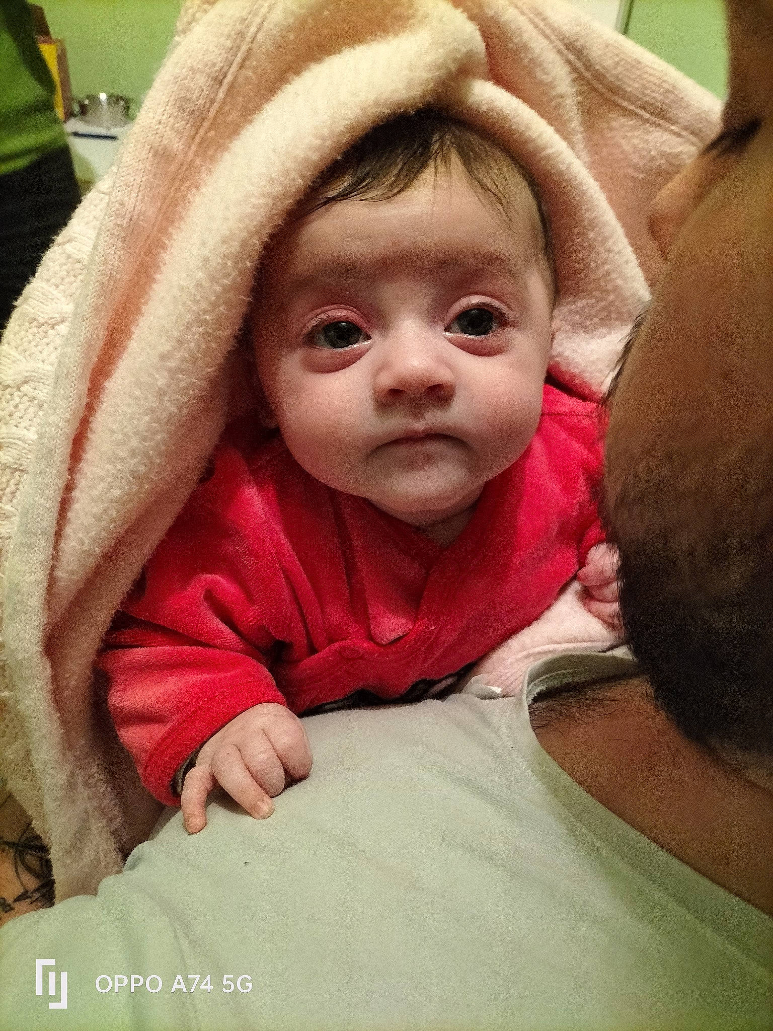 Athenais a rejoint le concours — aidez-le/la à gagner de superbes lots ! baby, cheek, child, chin, comfort, fun, fur, gesture, happy, laugh, linens, lip, mammal, mouth, nose, person, portrait_photography, skin, smile, toddler