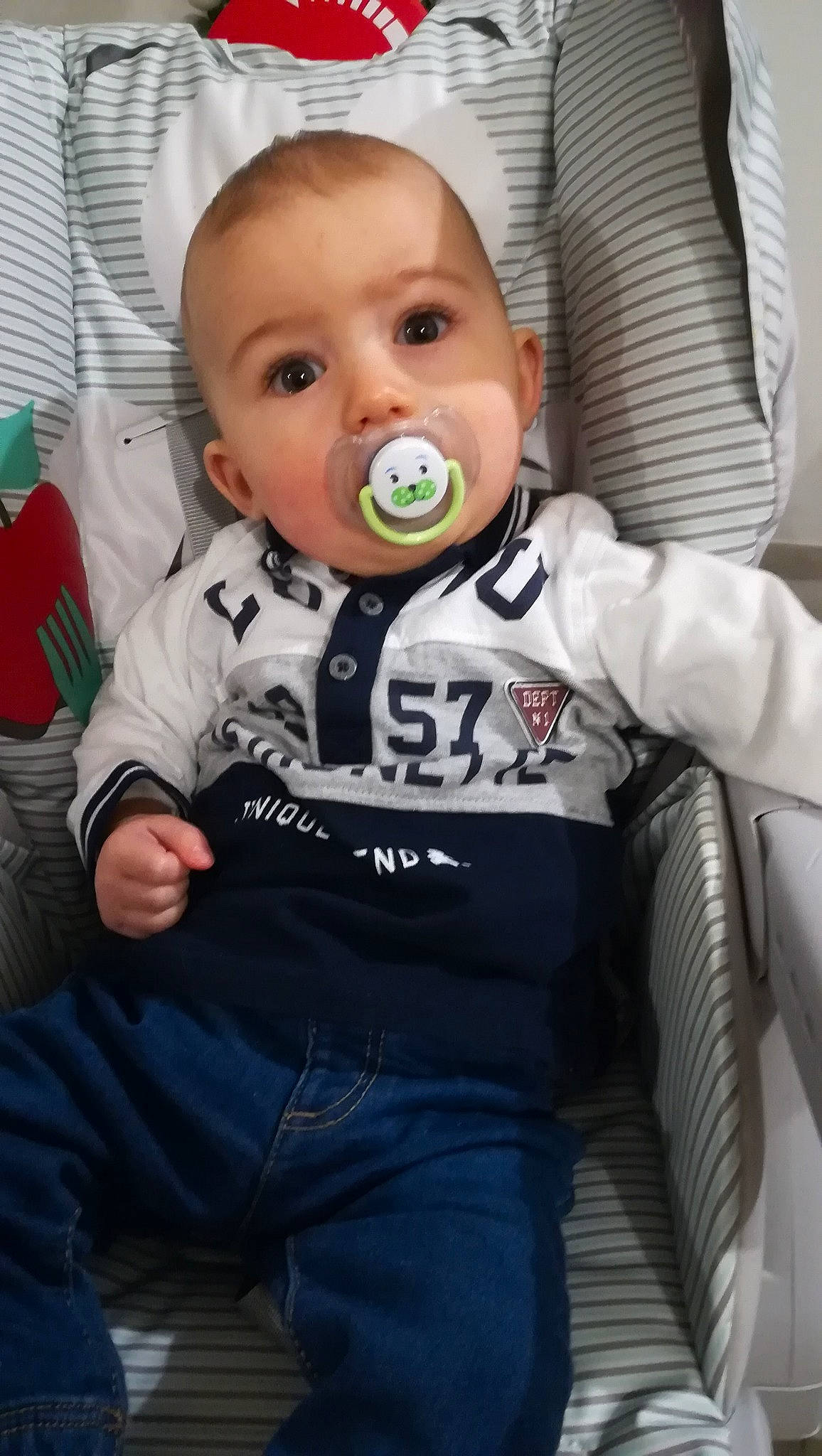 Lubin a rejoint le concours — aidez-le/la à gagner de superbes lots ! baby_products, boy, car_seat, child, cool, day, infant, person, product, smile, t_shirt, toddler