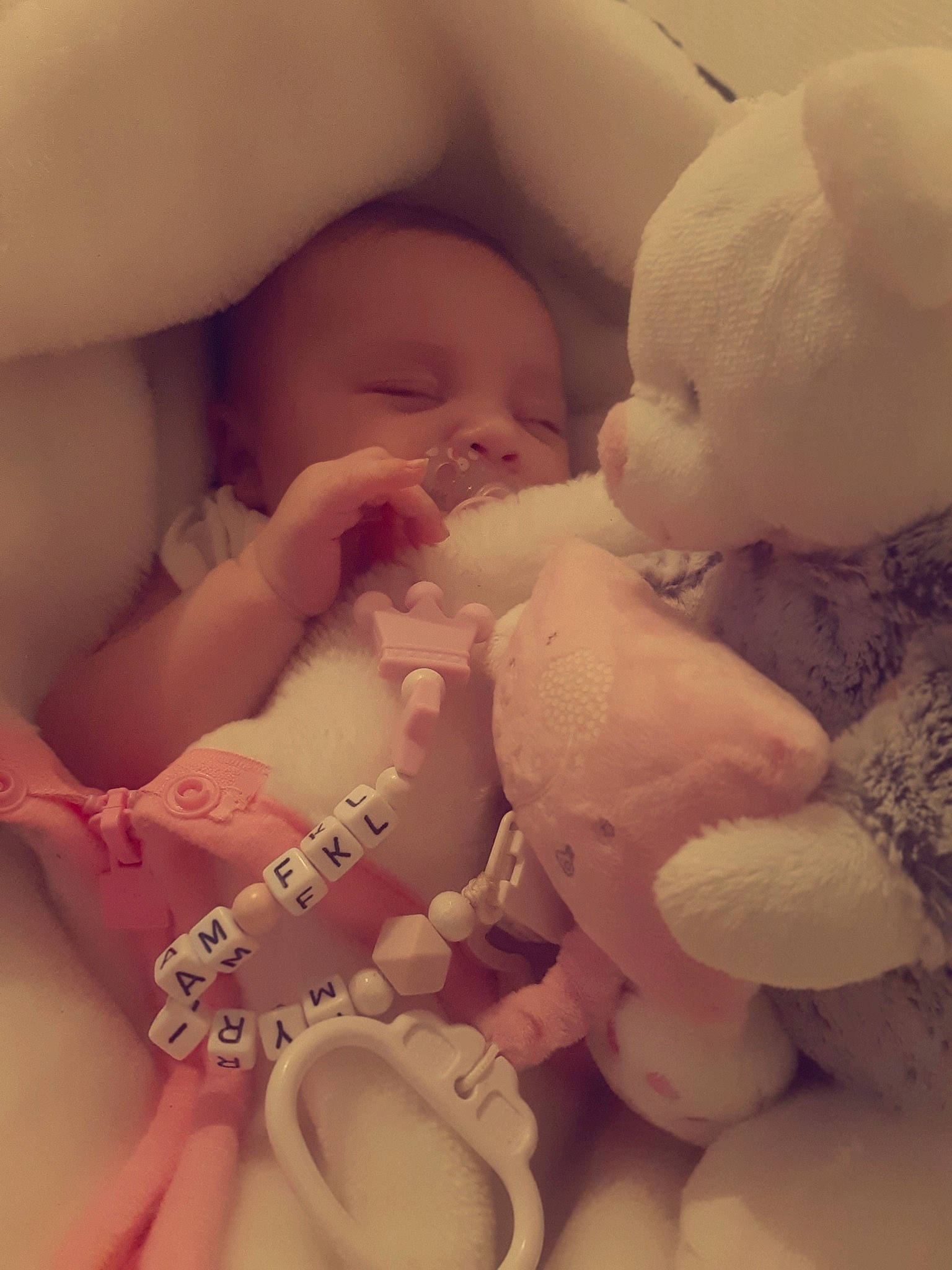 Myriam a rejoint le concours — aidez-le/la à gagner de superbes lots ! baby, baby_products, baby_sleeping, bedtime, birth, cheek, child, person, pink, product, skin, sleep, stuffed_toy, toddler, toy