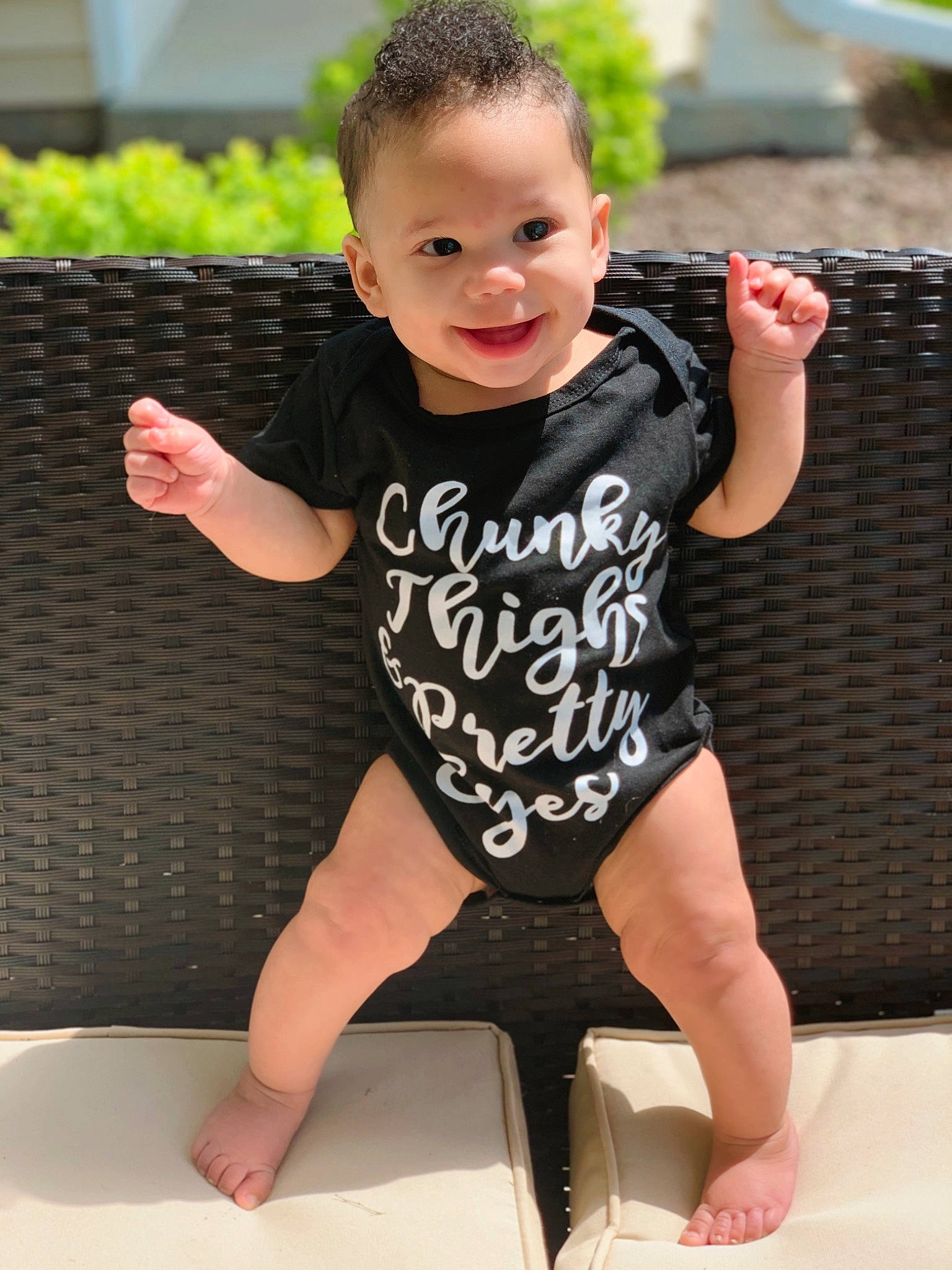 Elon is registered to the contest to win money with this photo: arm, baby, baby_toddler_clothing, barefoot, child, child_model, joy, leg, person, smile, sportswear, t_shirt, thigh, toddler