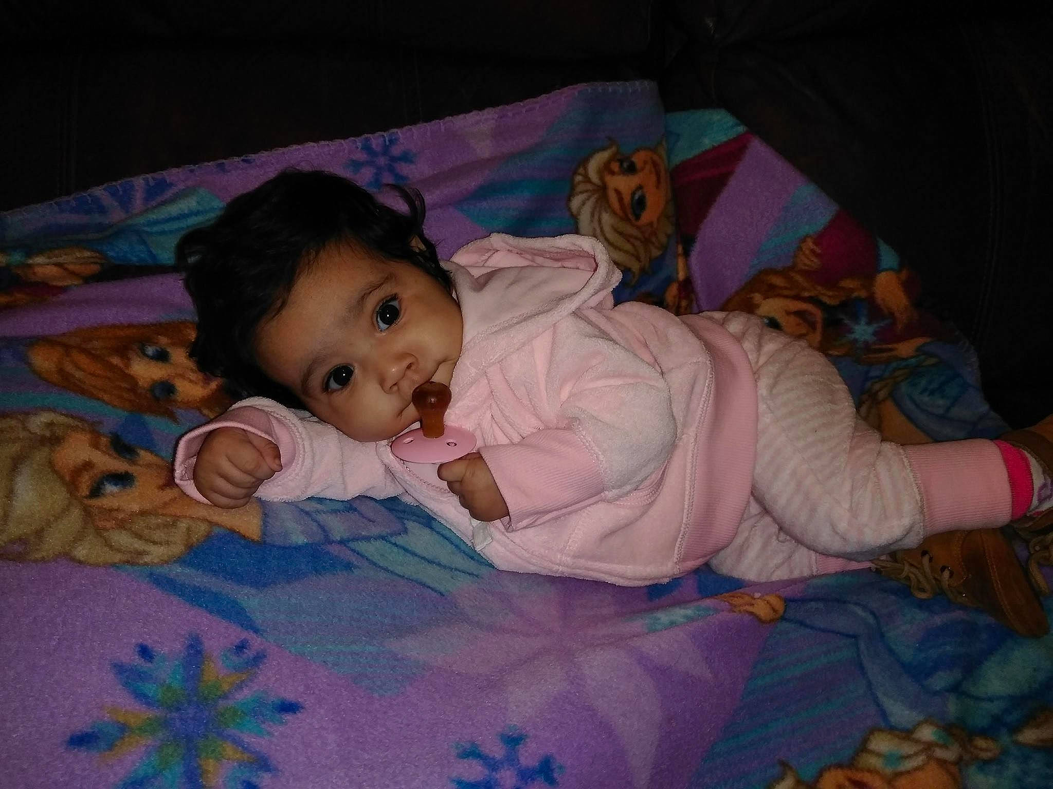 Reina is registered to the contest to win money with this photo: baby, bed, bedtime, cheek, child, person, skin, sleep, smile, toddler