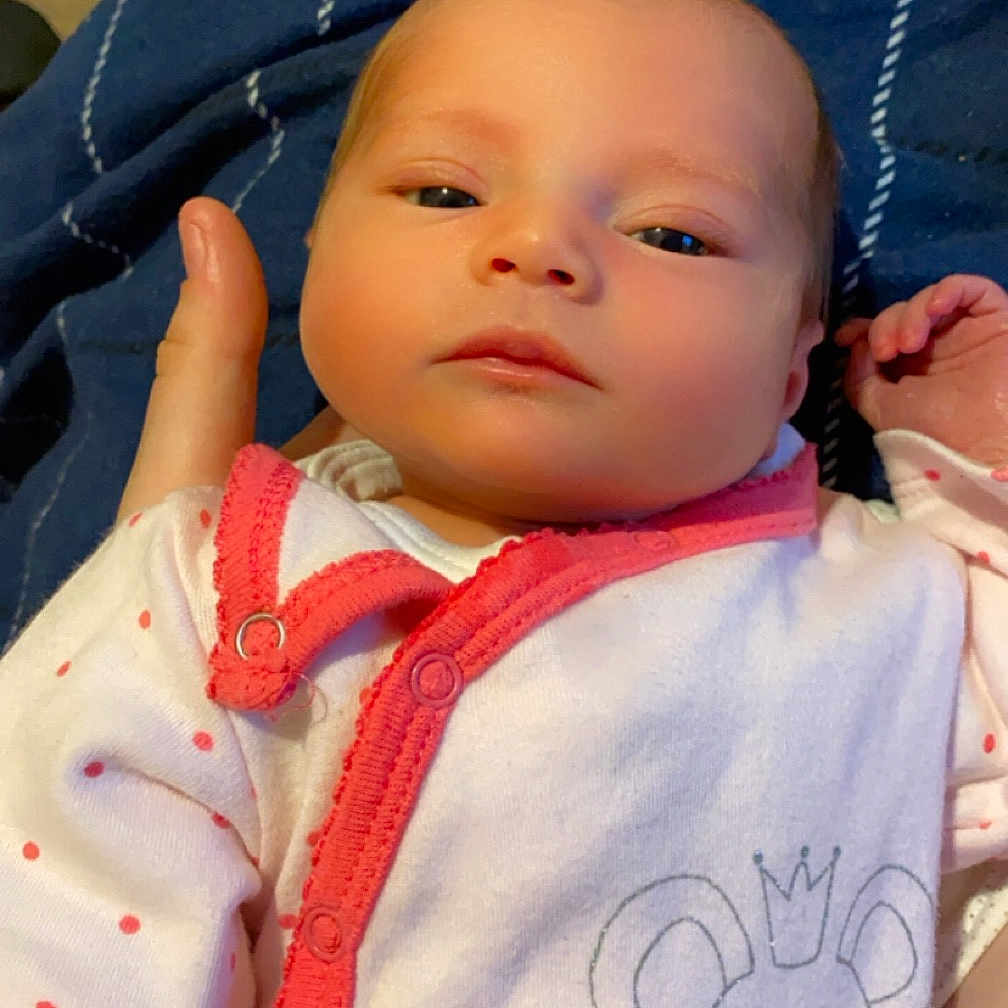 Maëlya a rejoint le concours — aidez-le/la à gagner de superbes lots ! baby, blanket, bodypart, clothing, coat, cushion, face, finger, glove, hand, head, homedecor, jacket, knitwear, newborn, person, photography, portrait, sweater, toy