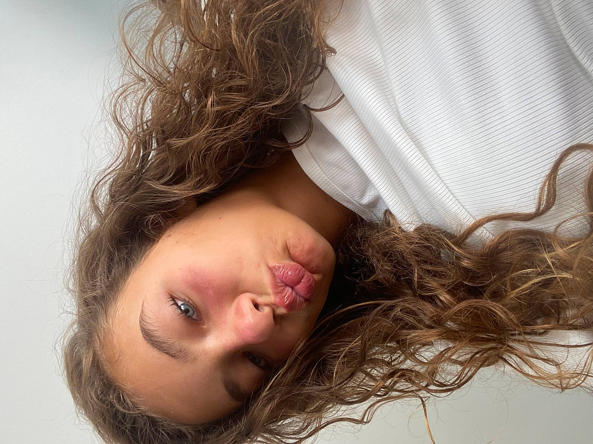 Leanna participe au concours pour gagner de l'argent avec cette photo : black_hair, chin, comfort, eyebrow, eyelash, eyewear, facial_expression, flash_photography, gesture, hairstyle, happy, jaw, joint, layered_hair, lip, long_hair, neck, nose, person, shoulder