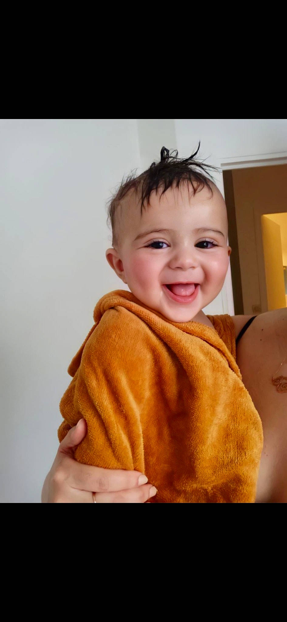 Sanad participe au concours pour gagner de l'argent avec cette photo : baby, cheek, chin, cool, eye, eyebrow, face, flash_photography, gesture, happy, iris, joy, lip, mouth, neck, nose, person, shoulder, skin, sleeve