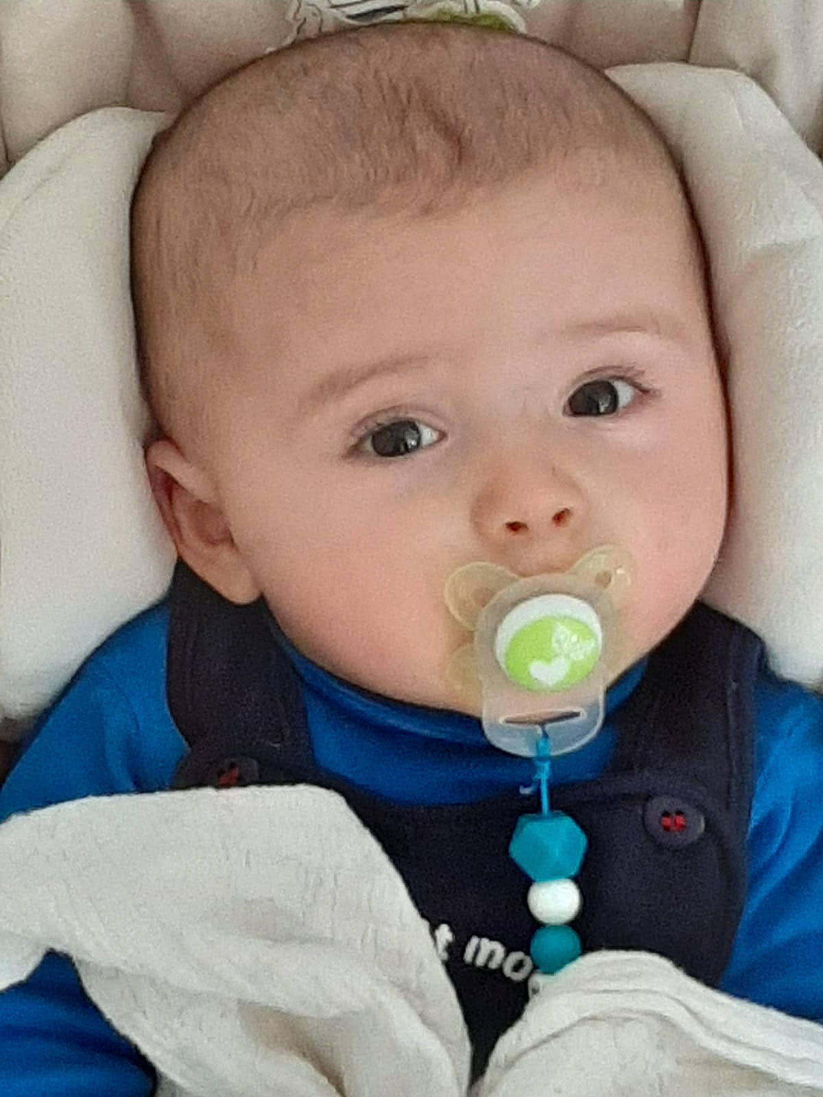 Hylian a rejoint le concours — aidez-le/la à gagner de superbes lots ! baby, baby_products, bottle, cheek, child, drinkware, ear, eye, face, head, lip, mouth, nose, person, product, skin, tableware, toddler