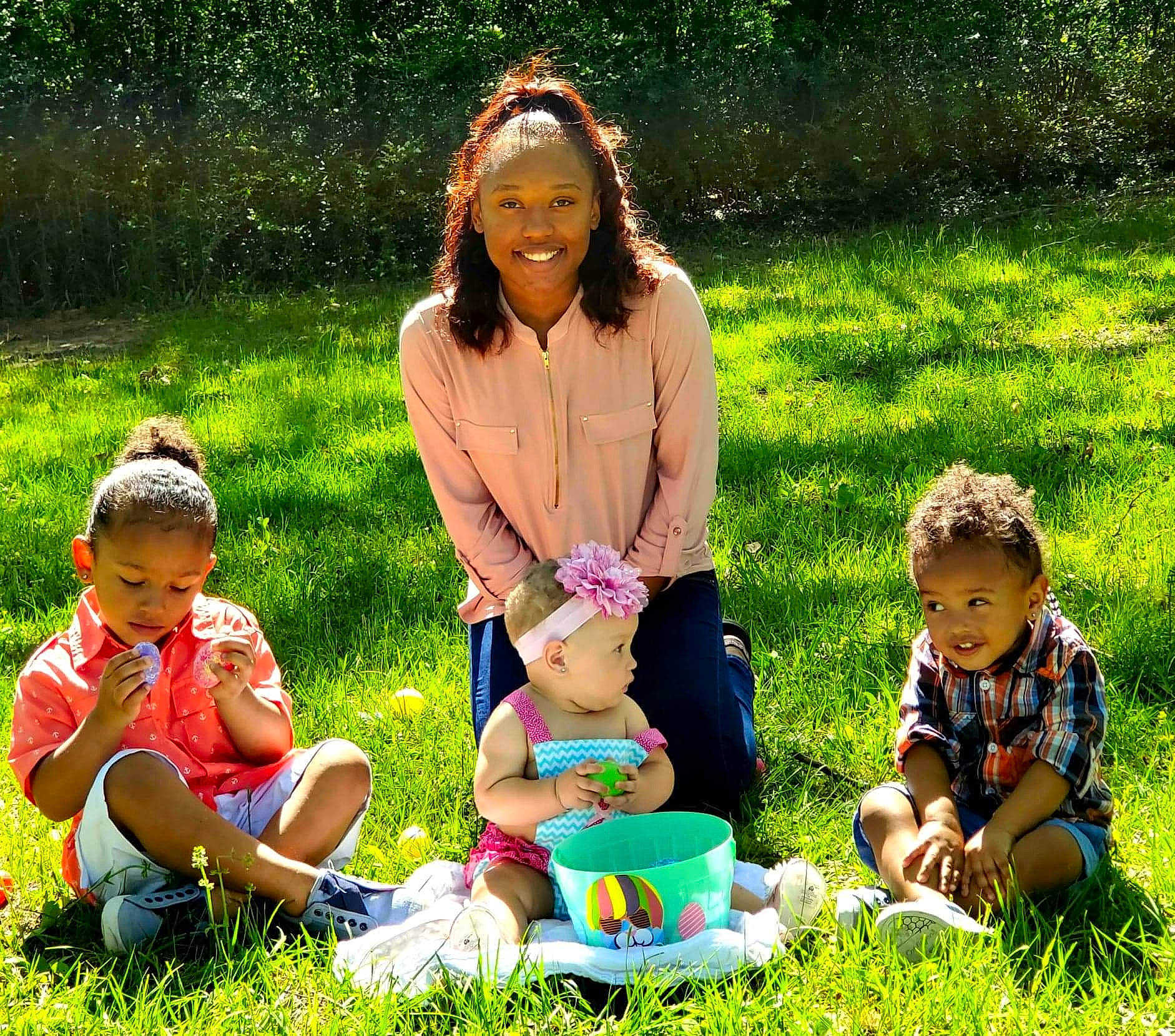 Kharter is registered to the contest to win money with this photo: adaptation, child, event, family, grass, joy, meadow, people, people_in_nature, person, picnic, plant, play, playing_with_kids, recreation, sharing, sibling, sitting, spring, summer