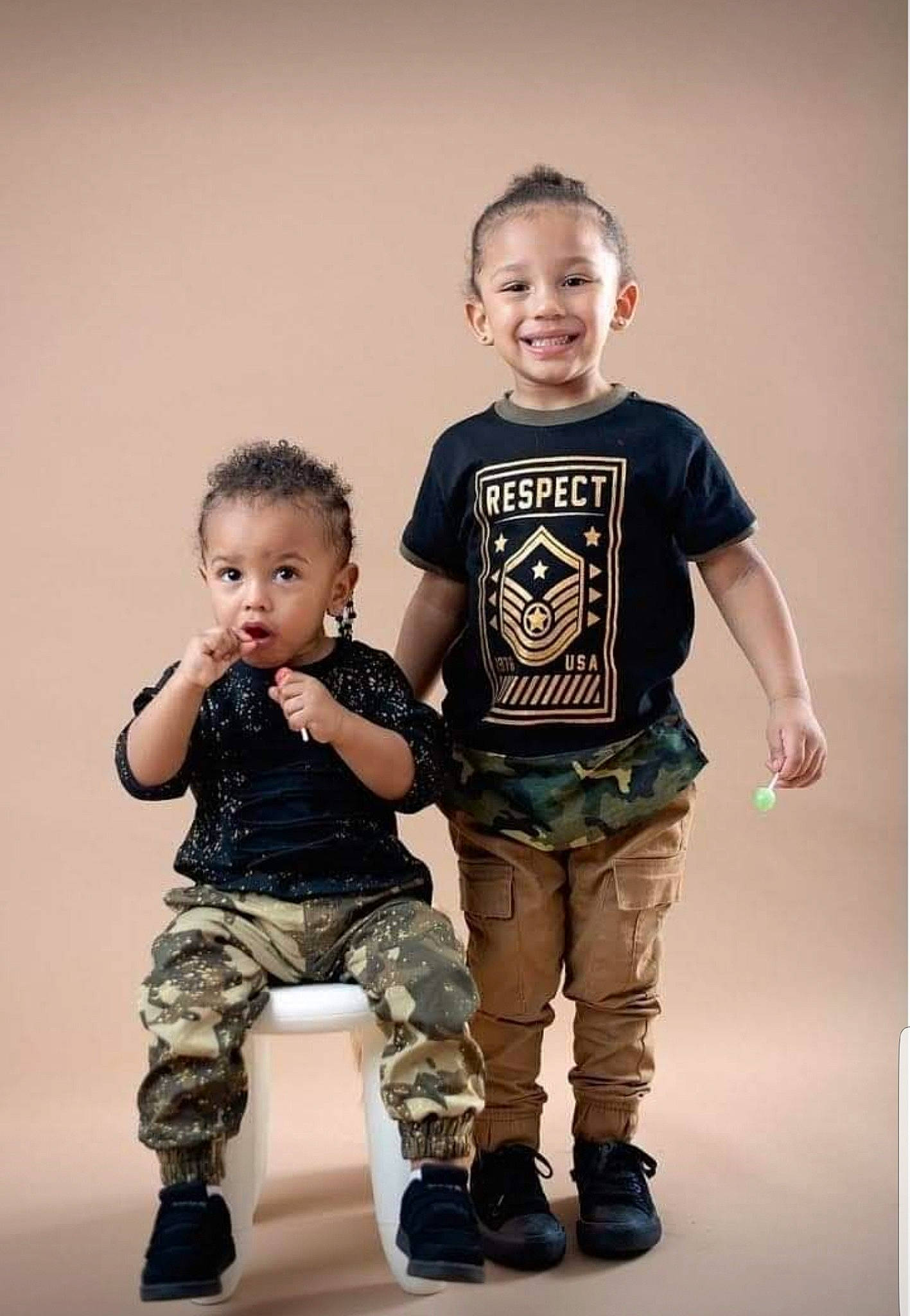 Kharter joined the competition — help win amazing prizes! camouflage, child, child_model, fashion, fun, gesture, joint, joy, people, person, photography, sibling, sleeve, standing, surprise, t_shirt, toddler