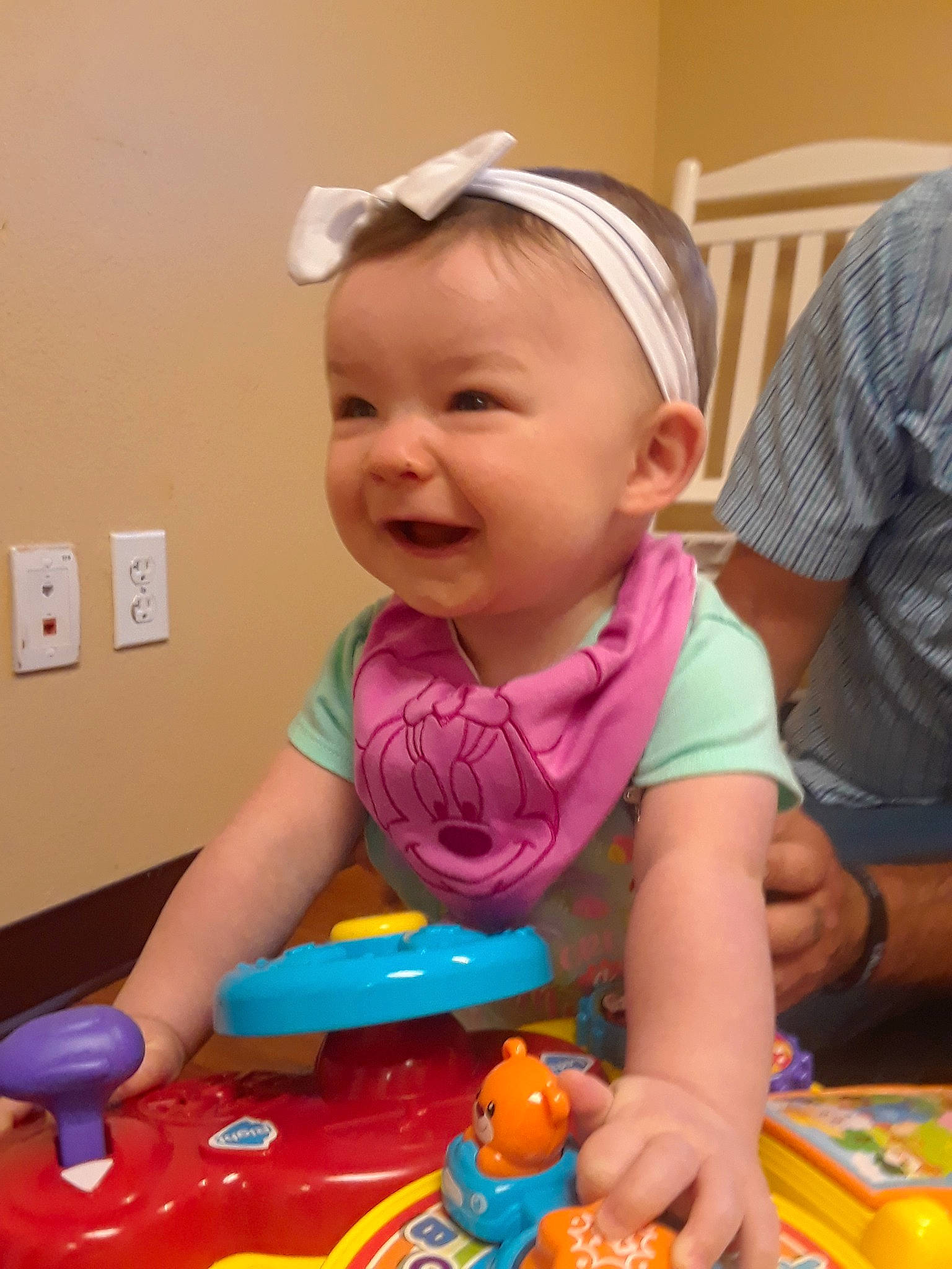 Taytum is registered to the contest to win money with this photo: baby, baby_playing_with_toys, child, fun, person, play, toddler