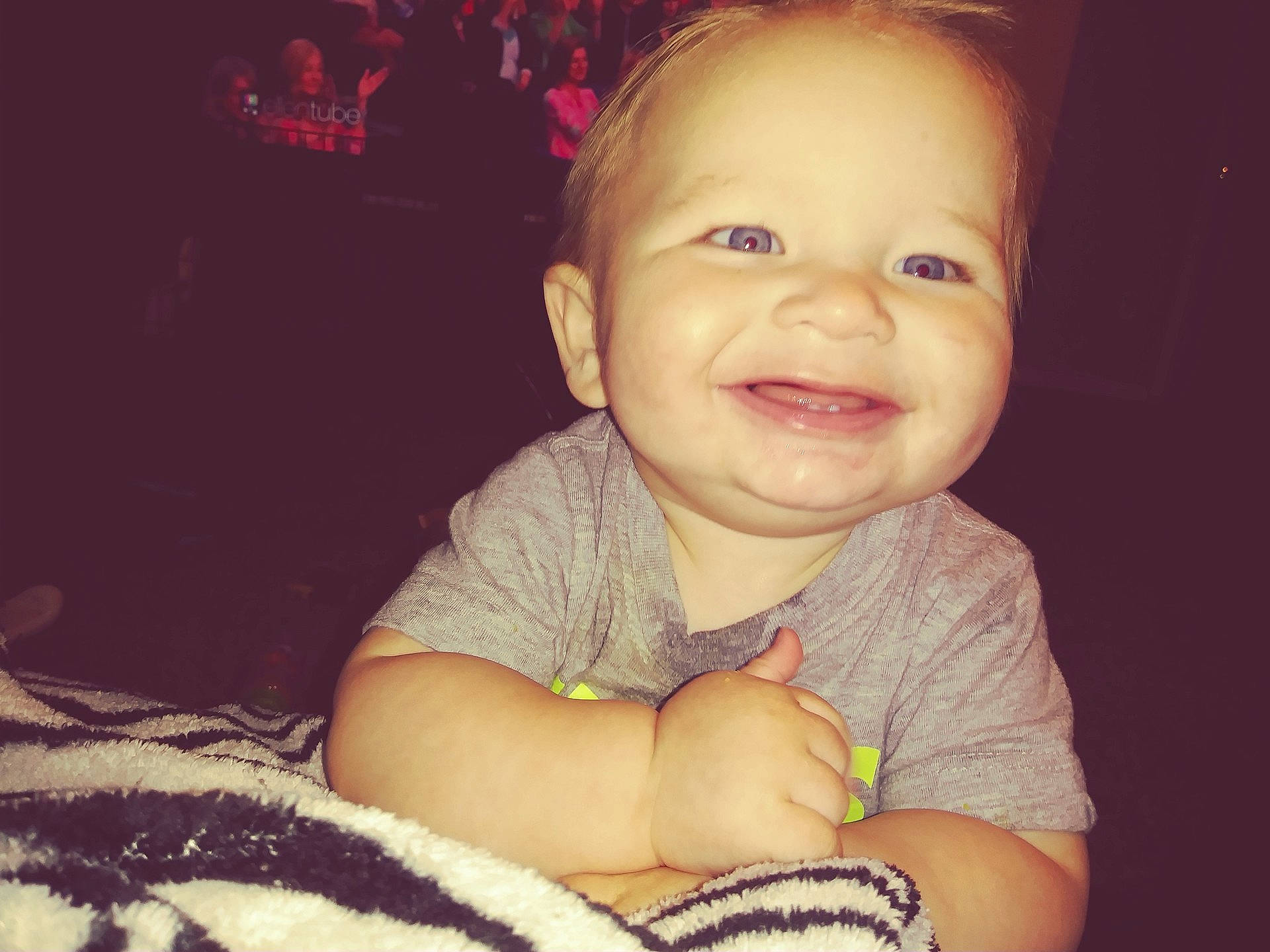 Channin is registered to the contest to win money with this photo: beauty, cheek, child, emotion, eye, face, facial_expression, fun, girl, head, human_hair_color, infant, joy, lip, mouth, nose, person, sitting, skin, smile