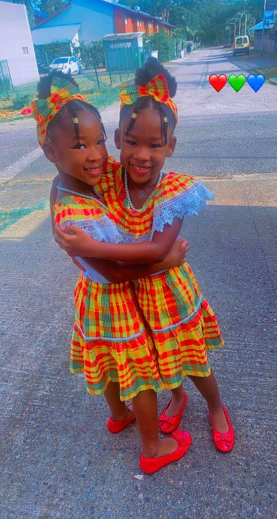 Nickecia participe au concours pour gagner de l'argent avec cette photo : child, entertainment, event, face, facial_expression, festival, fun, happy, holiday, joy, leisure, pattern, person, plaid, public_event, smile, tartan, toddler, tradition, travel